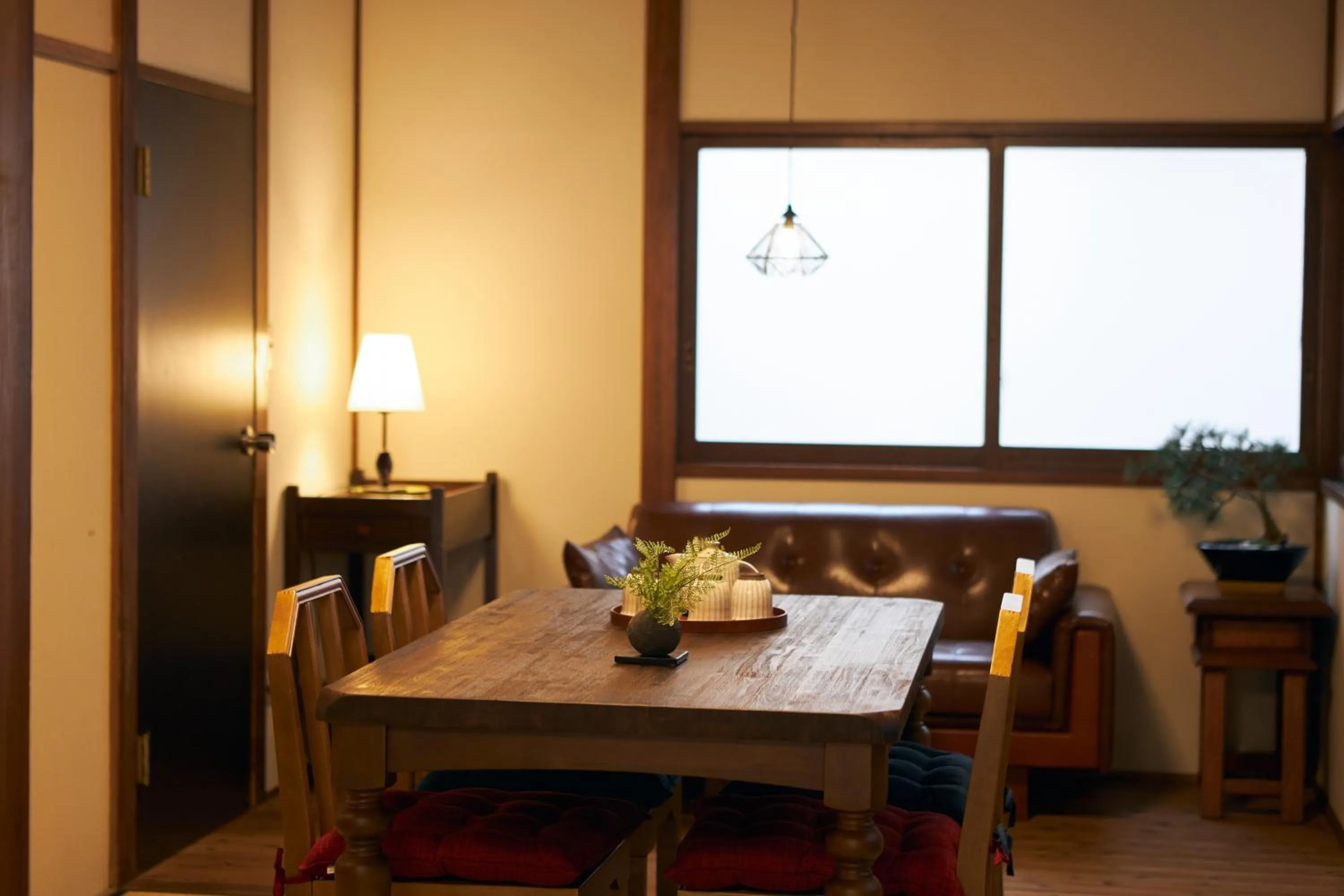 Dining area in Kagurazaka Retro BAR & HOTEL