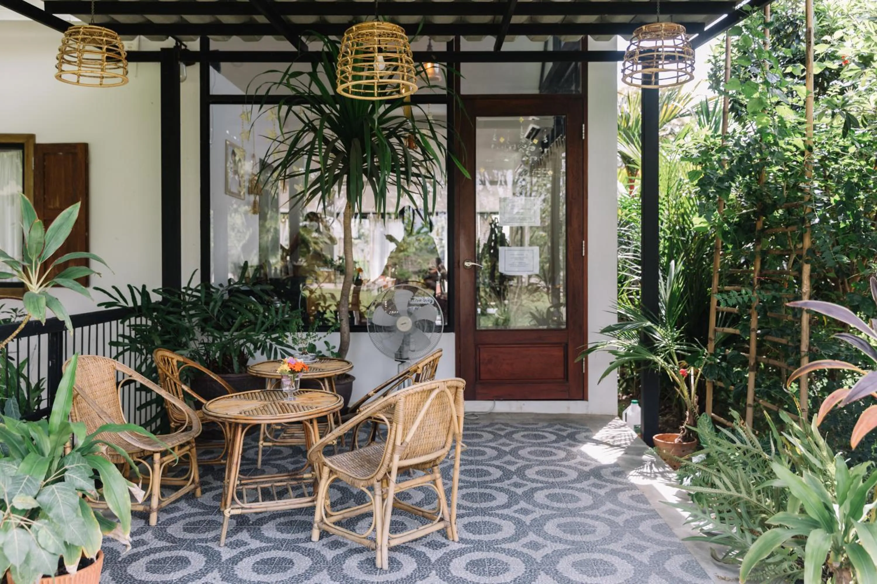 Restaurant/places to eat in Ploen Pirom