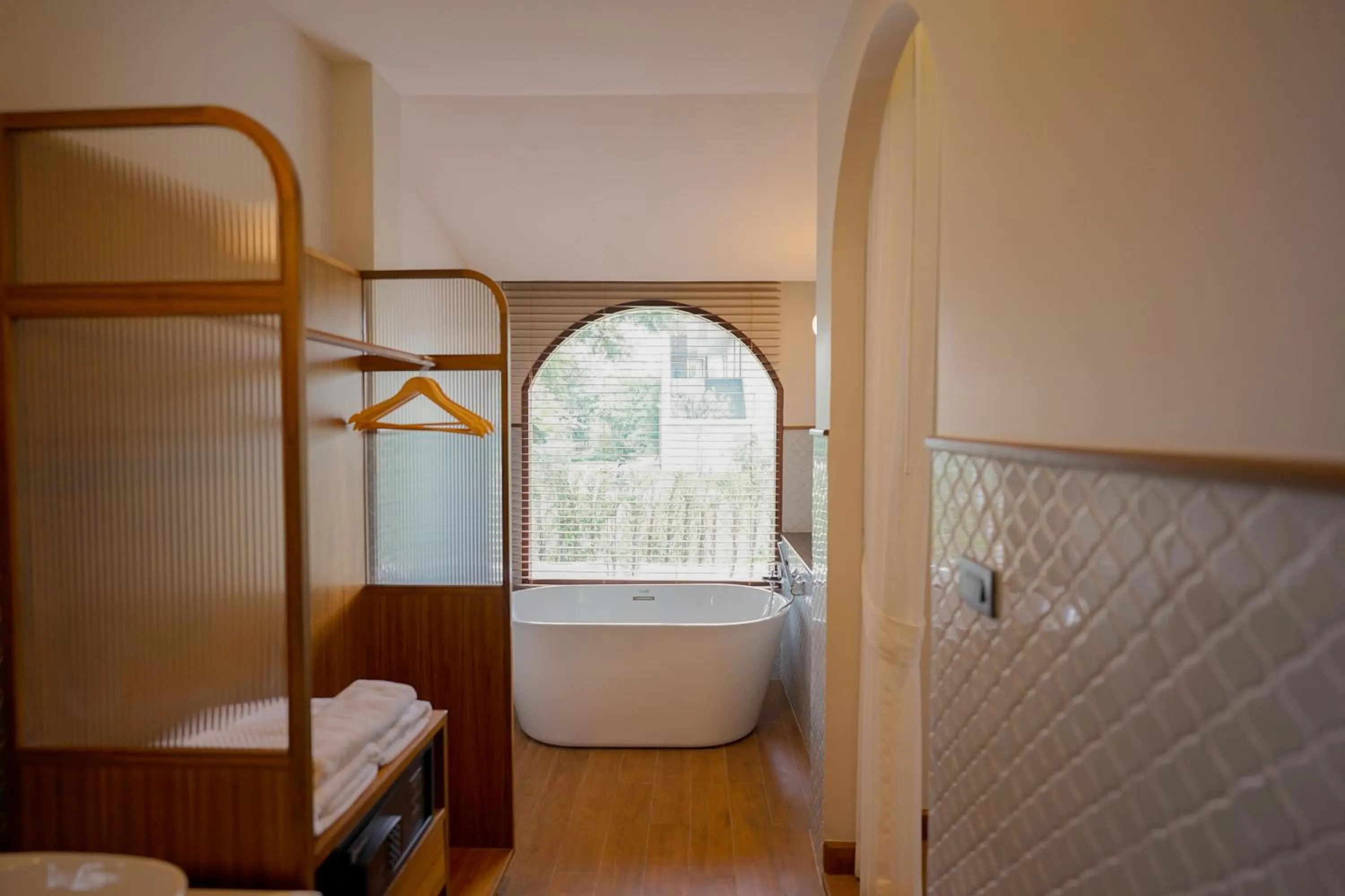 Bathroom, Bed in Ploen Pirom
