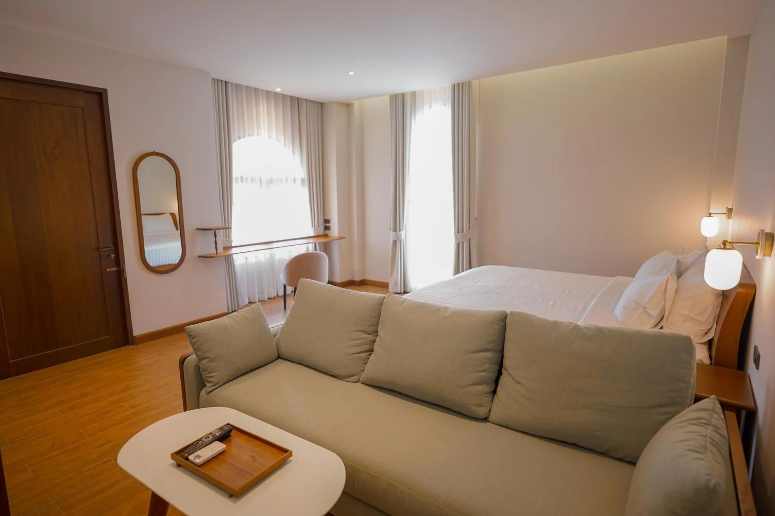 Living room, Bed in Ploen Pirom