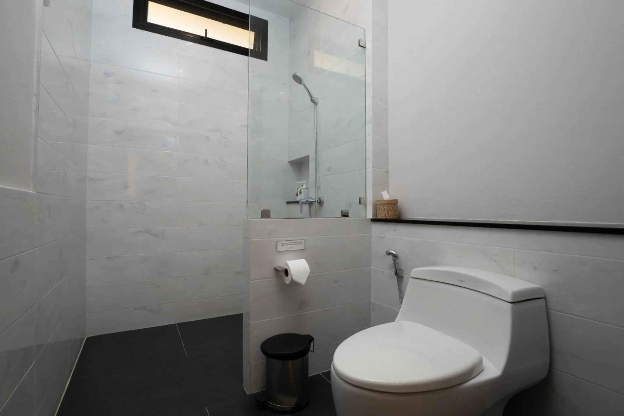 Bathroom in Ploen Pirom