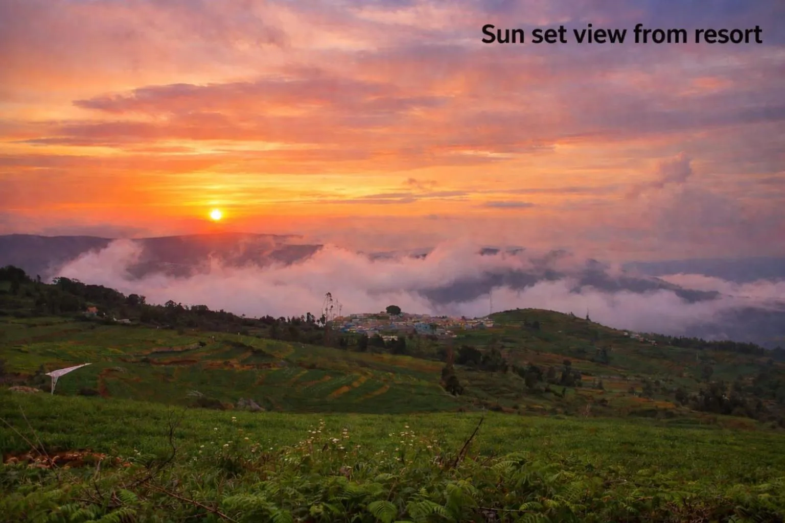 Mountain view in The Bowers Chalet Private Campfire & Lawn BBQ, WIFI, Breakfast Hill Top 360 degree view