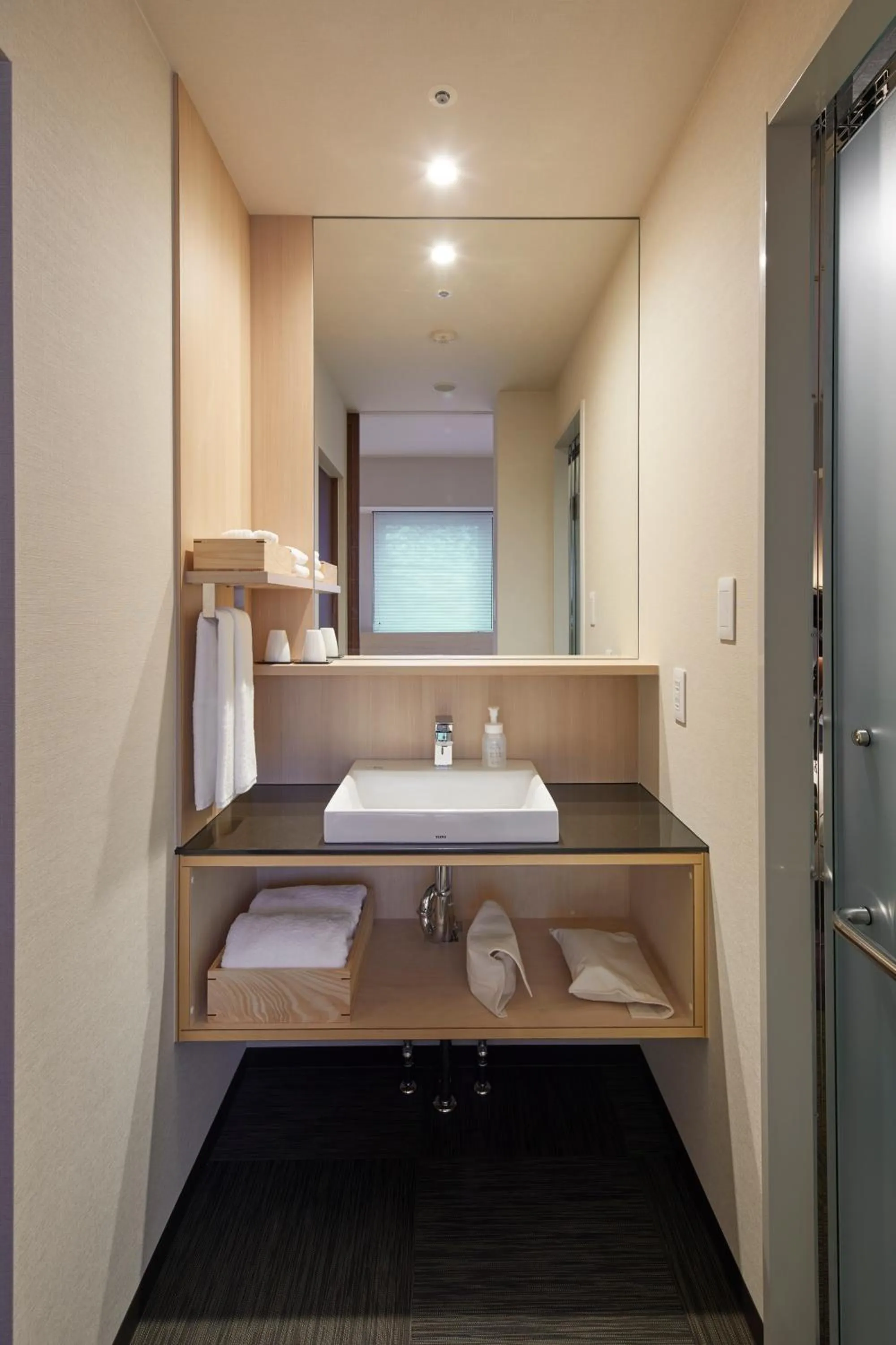 Bathroom, Bed in HOTEL AMANEK Kanazawa