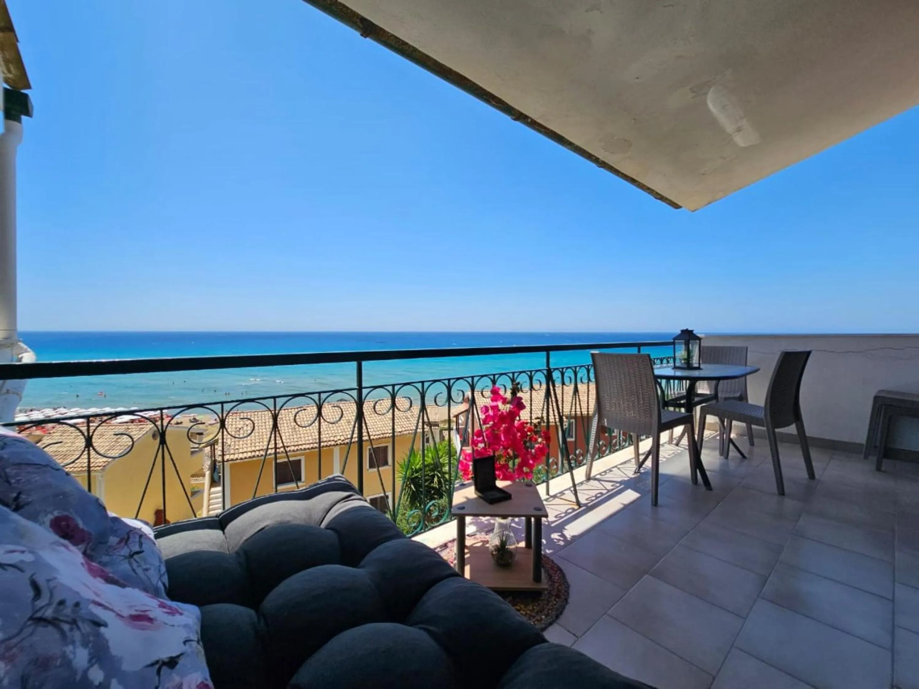 Corfu Glyfada Menigos Resort no01