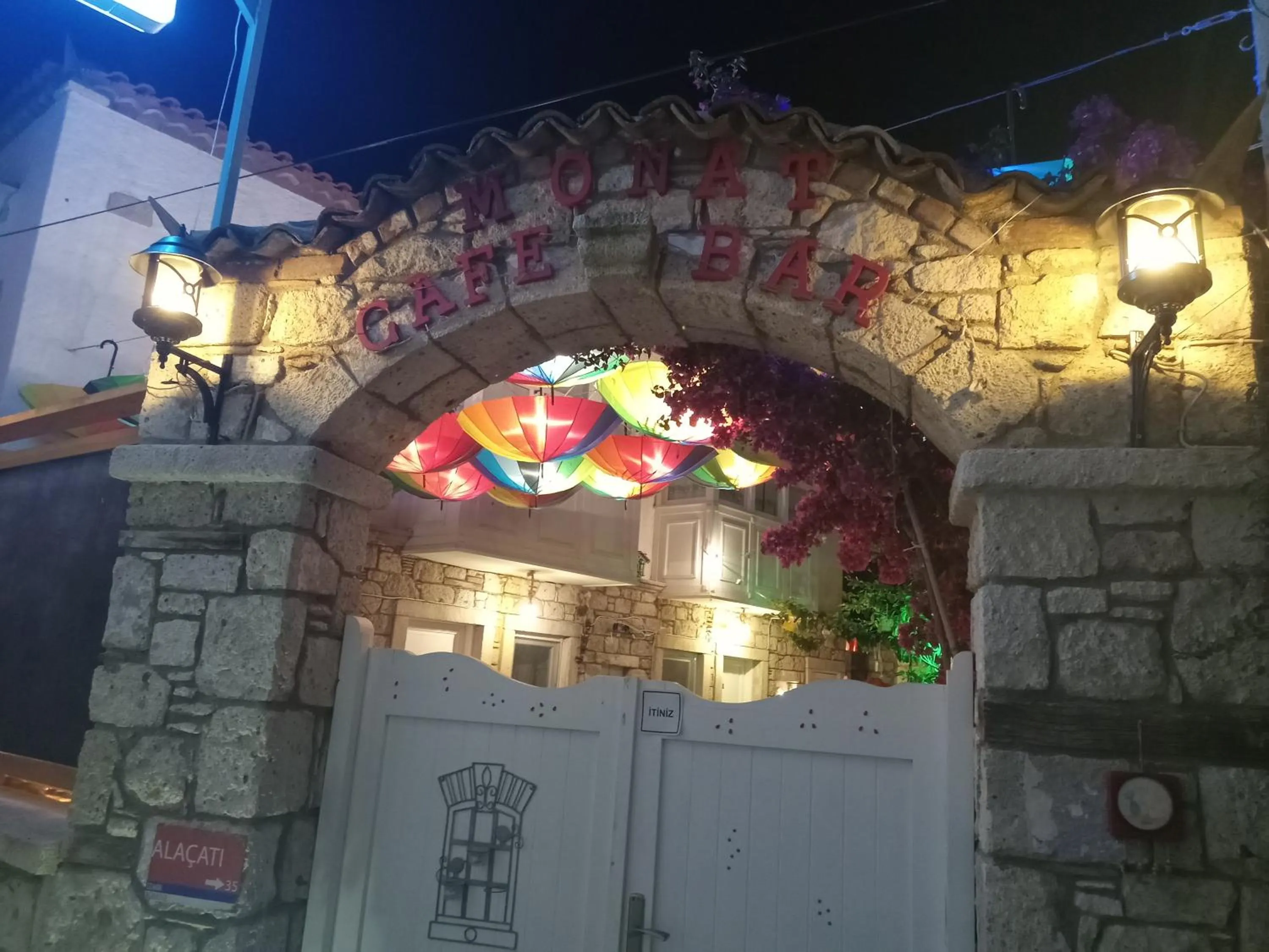 Monat Otel Alaçatı