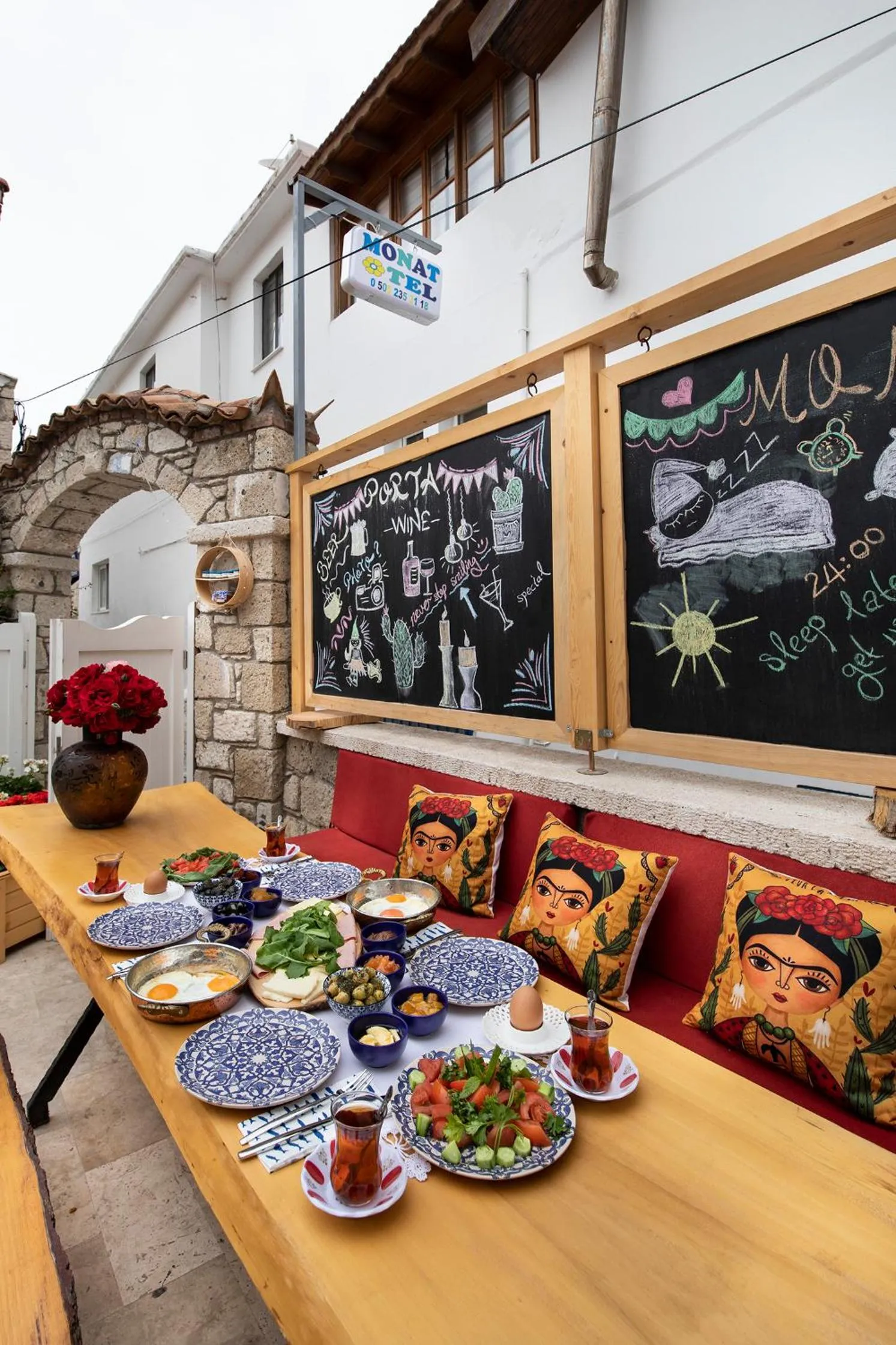 Breakfast in Monat Otel Alaçatı