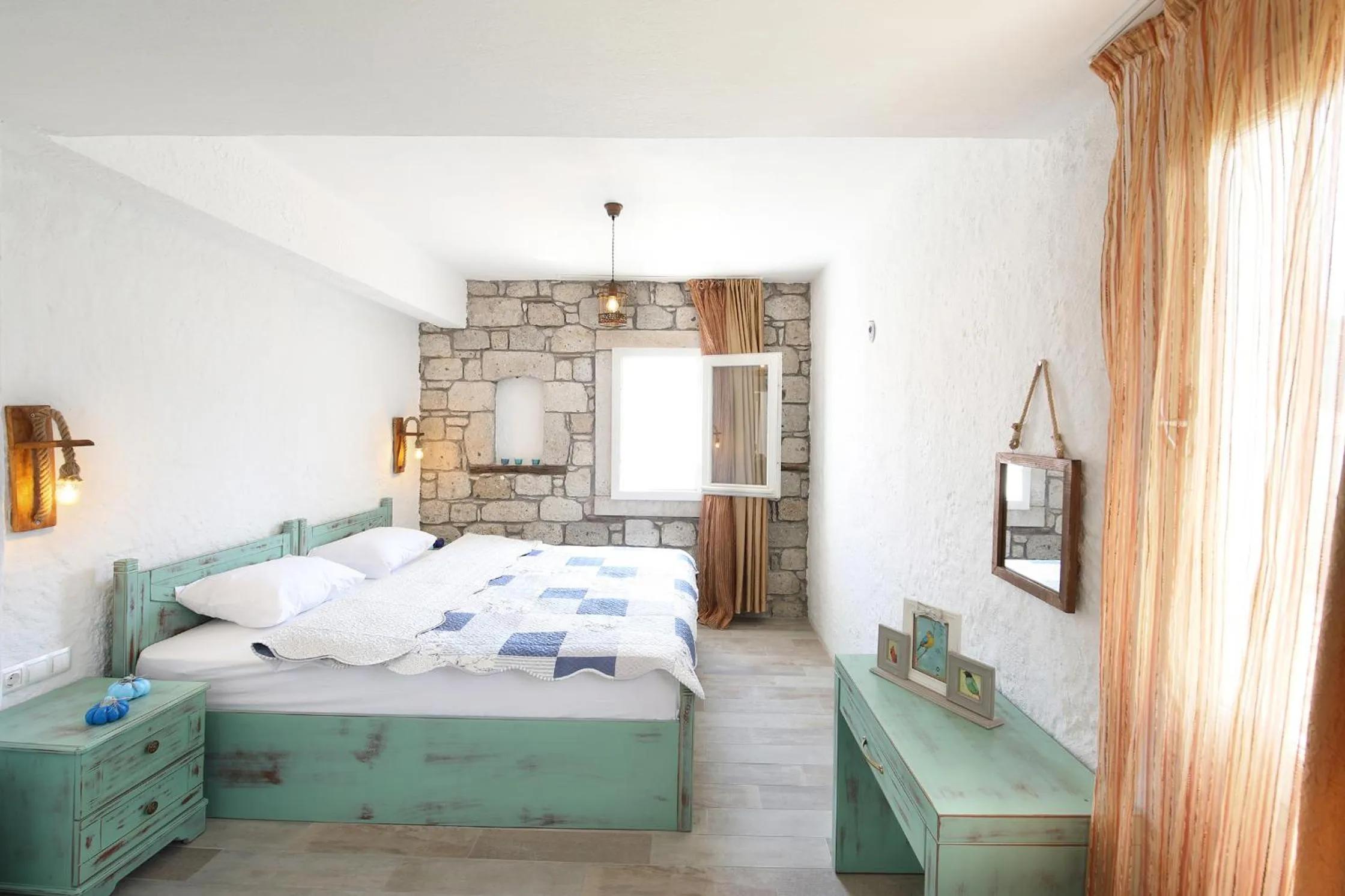 Monat Otel Alaçatı