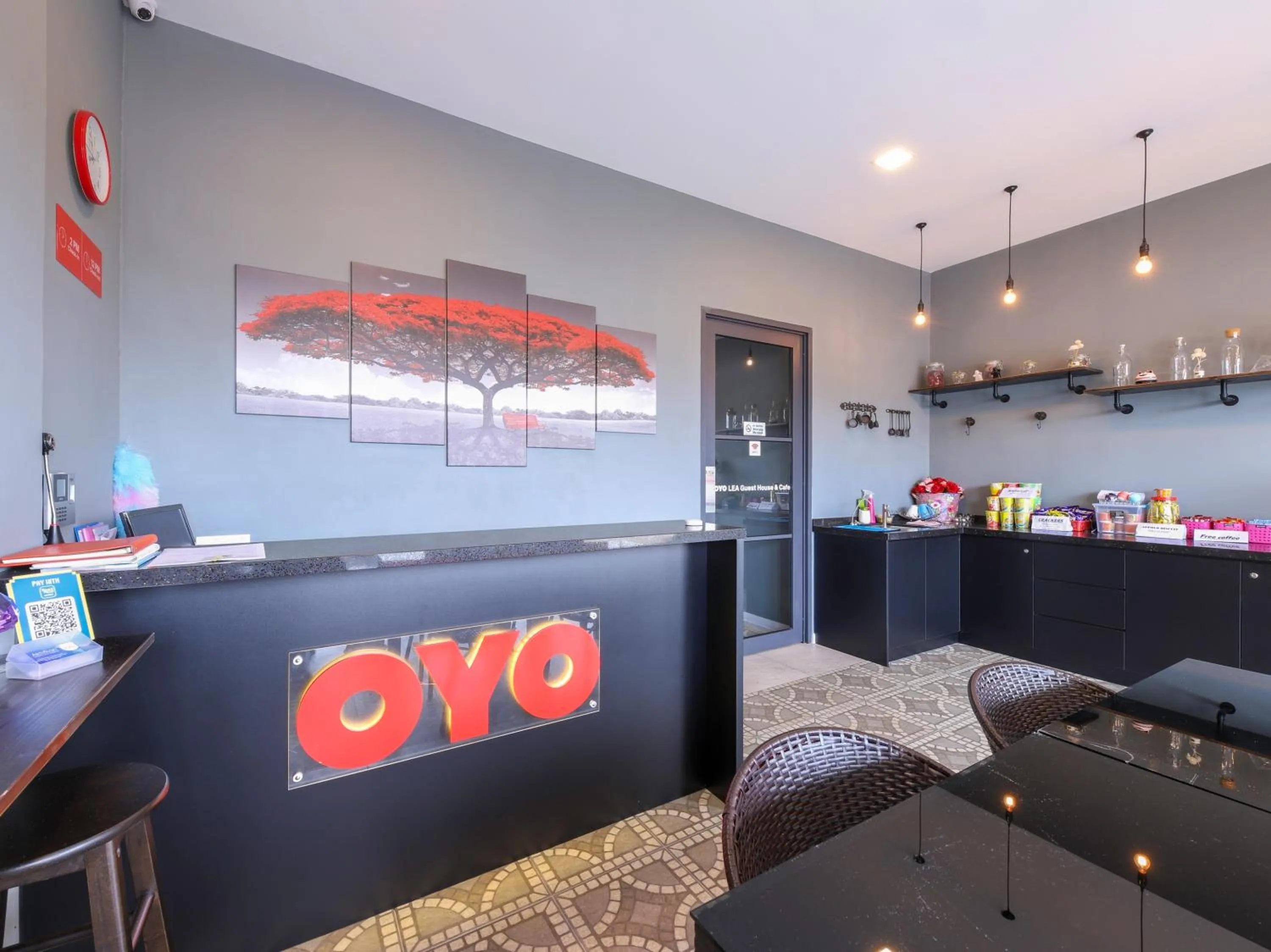 Lobby or reception in Super OYO 1145 Lea Guest House & Cafe