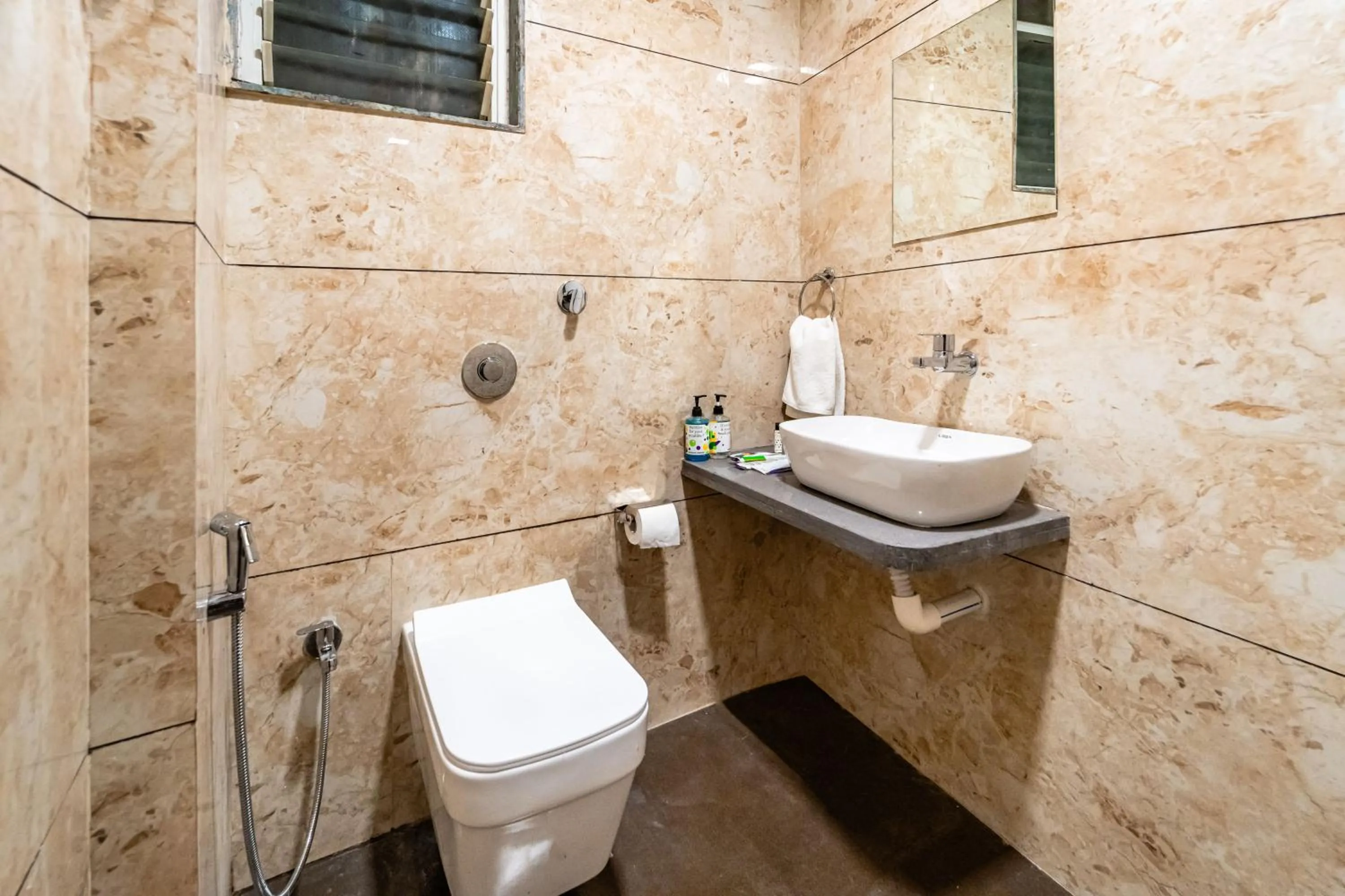 Bathroom in Itsy Hotels Sitara