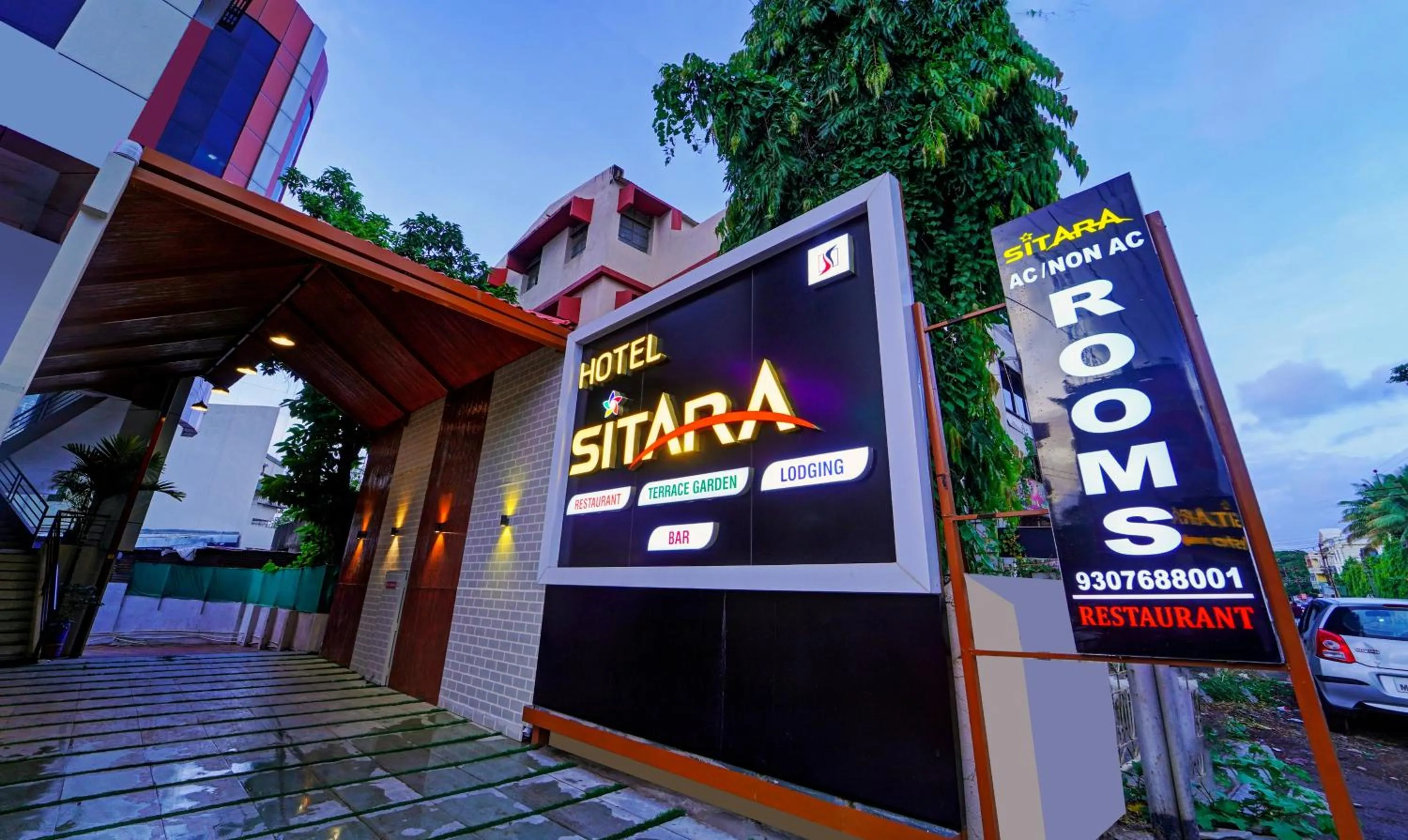 Property building in Itsy Hotels Sitara