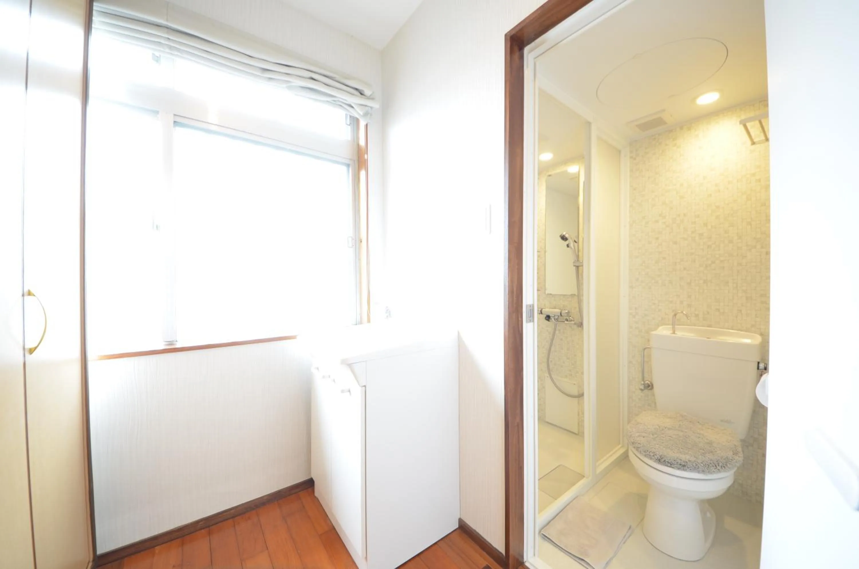 Shower in Sobe House in Yomitanson