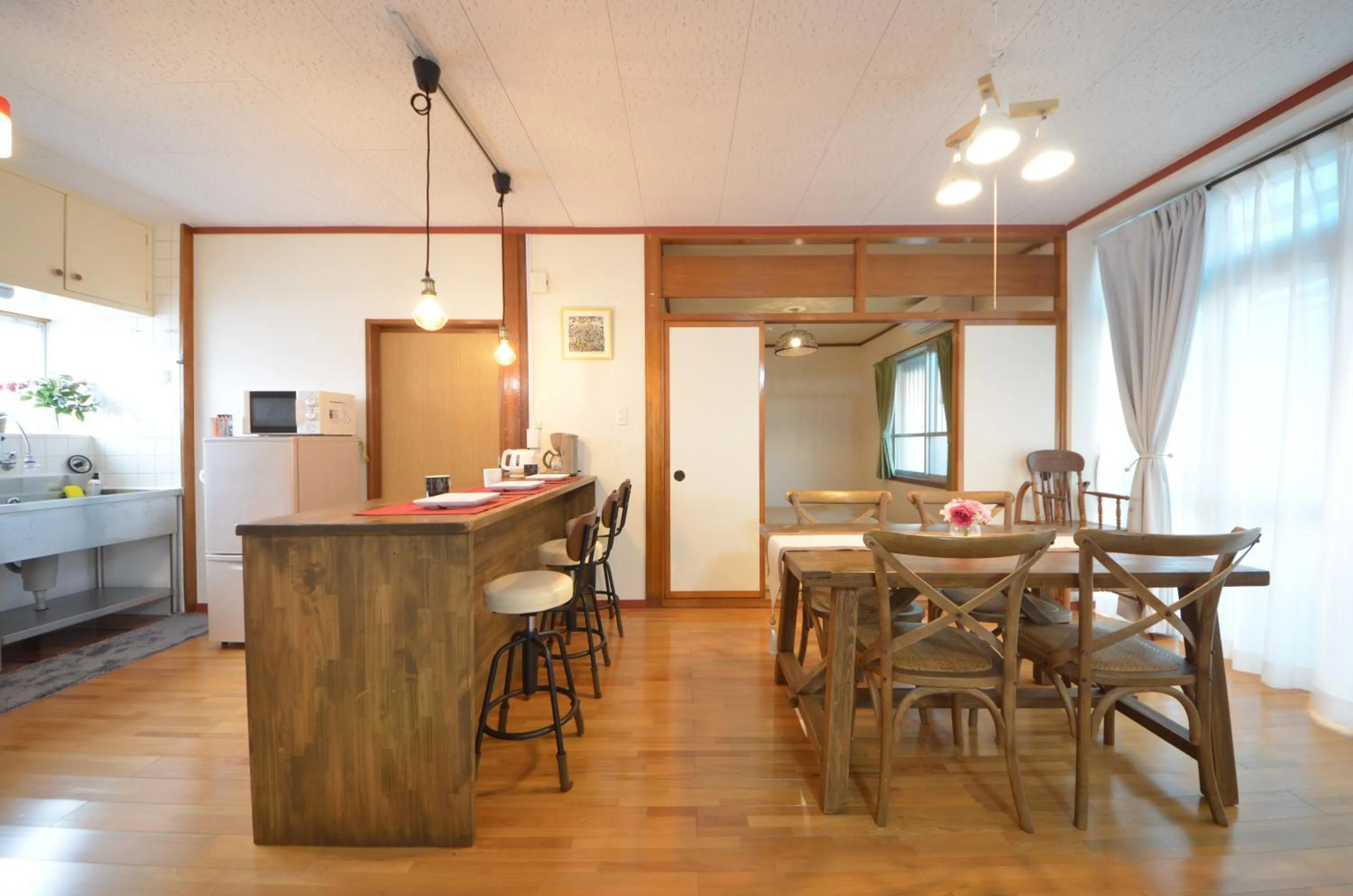 Living room in Sobe House in Yomitanson