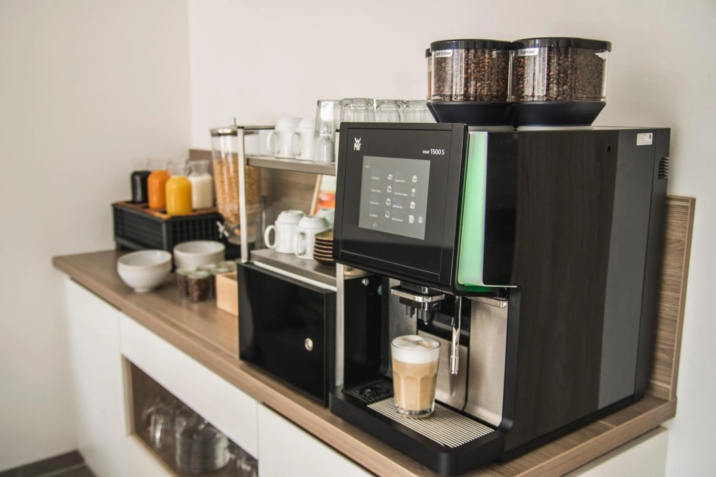 Coffee/tea facilities in Hayta Hotel Stuttgart Airport Messe