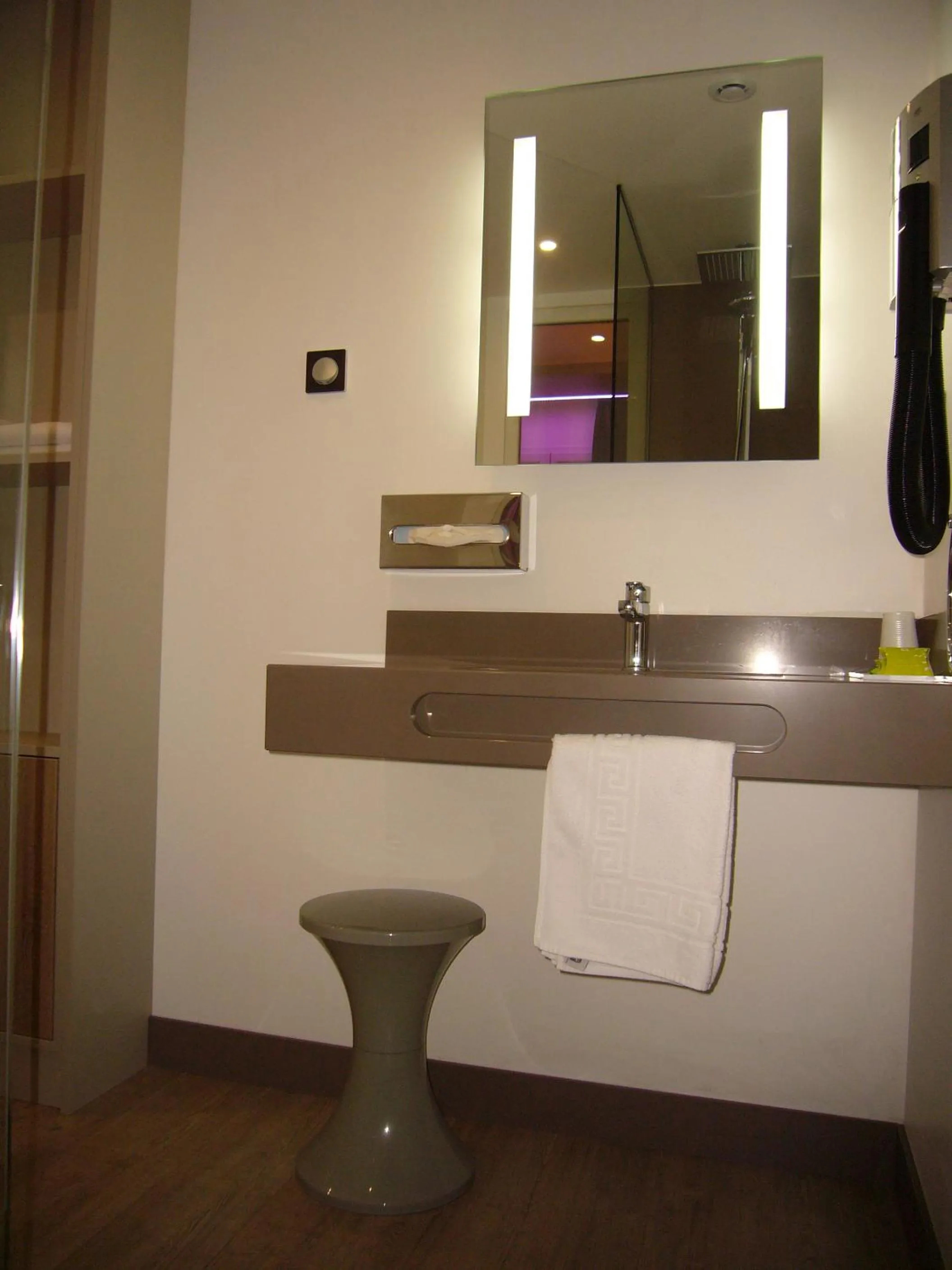 Bathroom in Hotel et Résidence Le Clos Cerdan