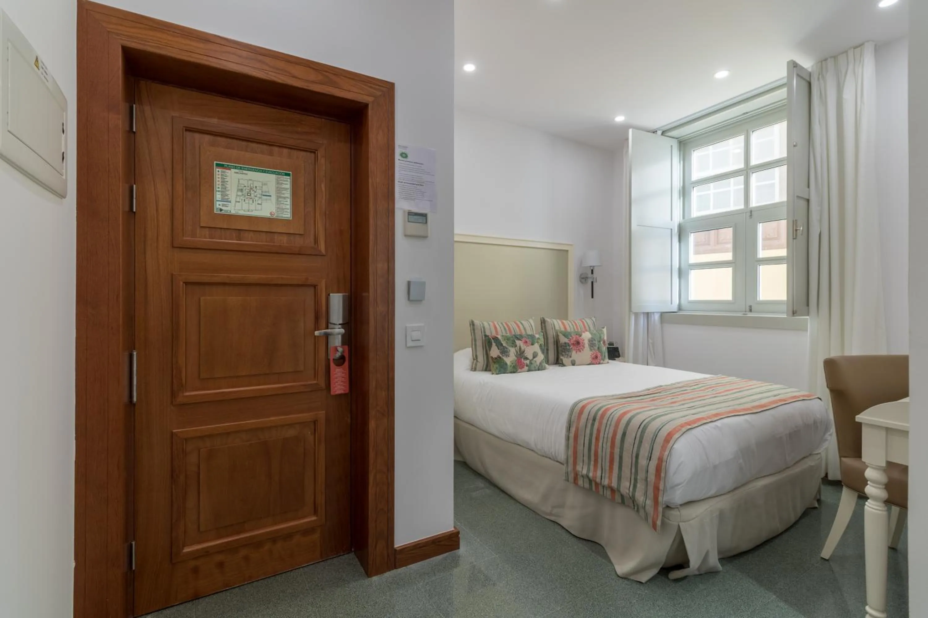 Photo of the whole room, Bed in Hotel Emblemático Holiday Time