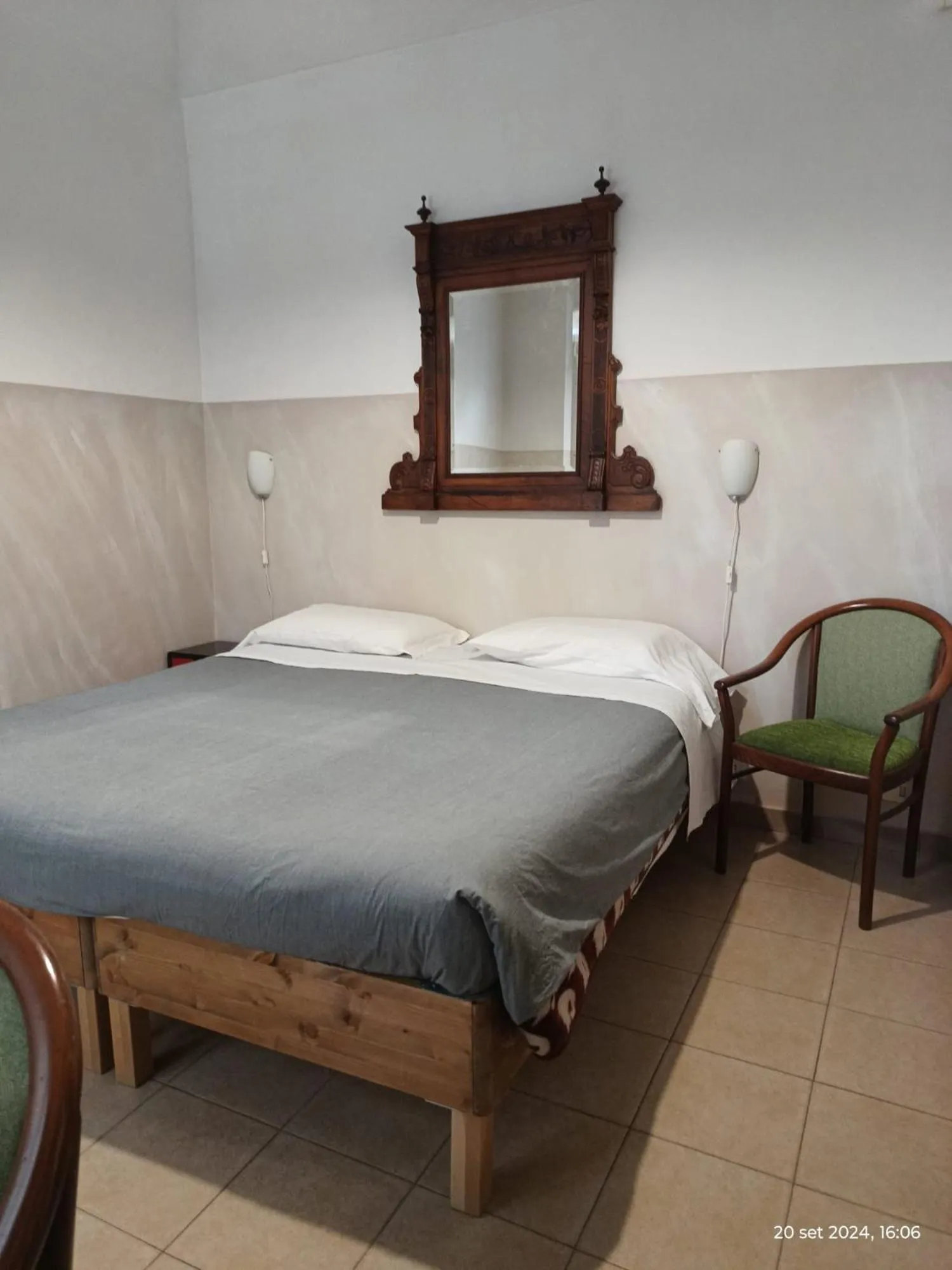 Bed in Albergo Avalon