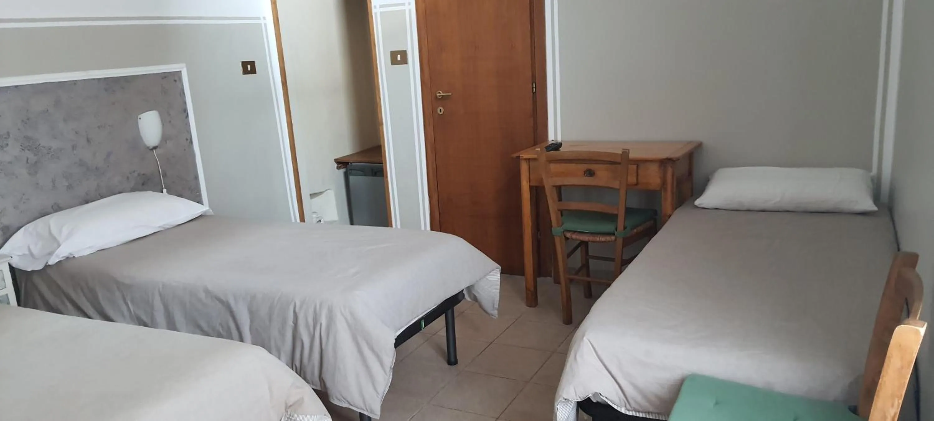 Bed in Albergo Avalon