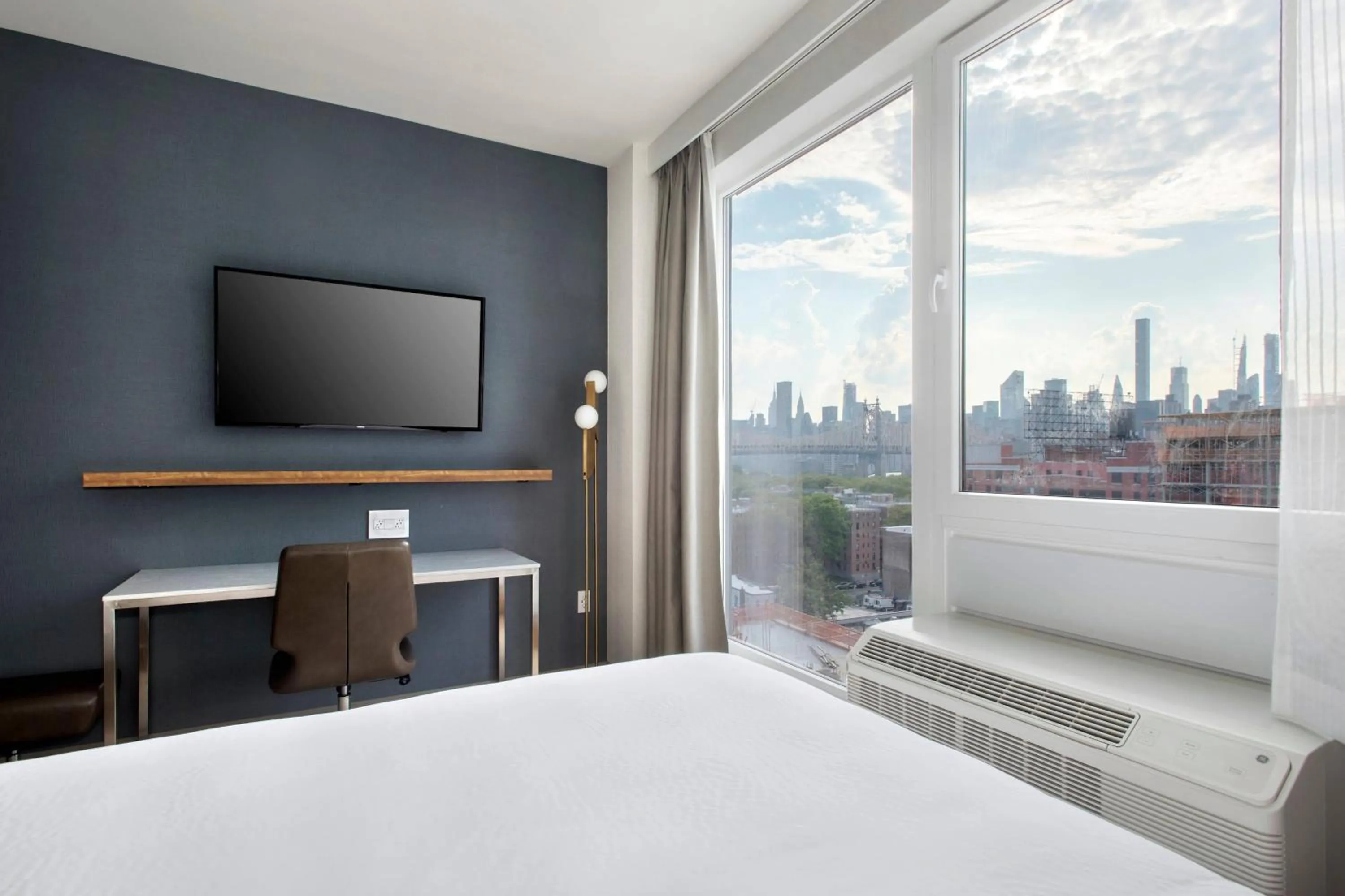 Photo of the whole room, Bed in TownePlace Suites by Marriott New York Long Island City