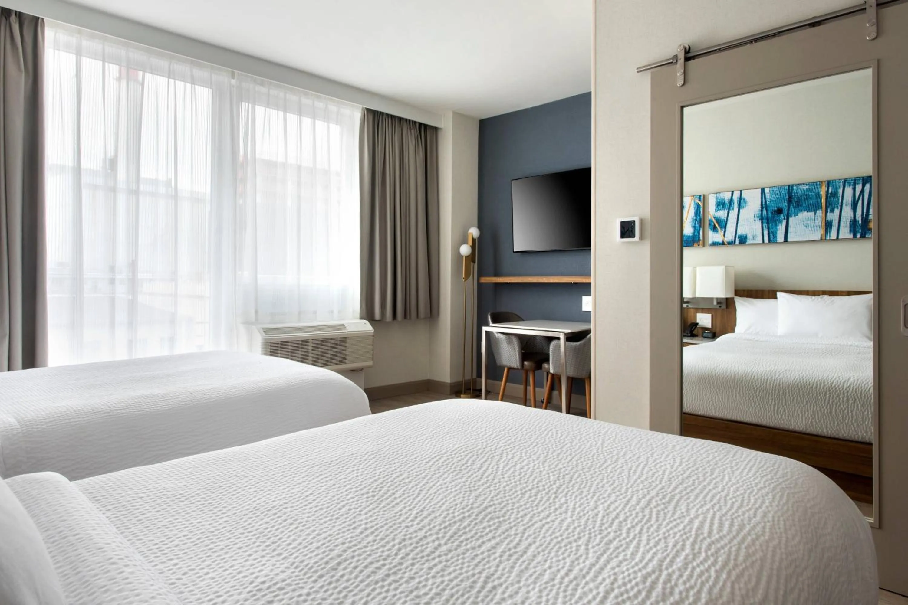 Photo of the whole room, Bed in TownePlace Suites by Marriott New York Long Island City