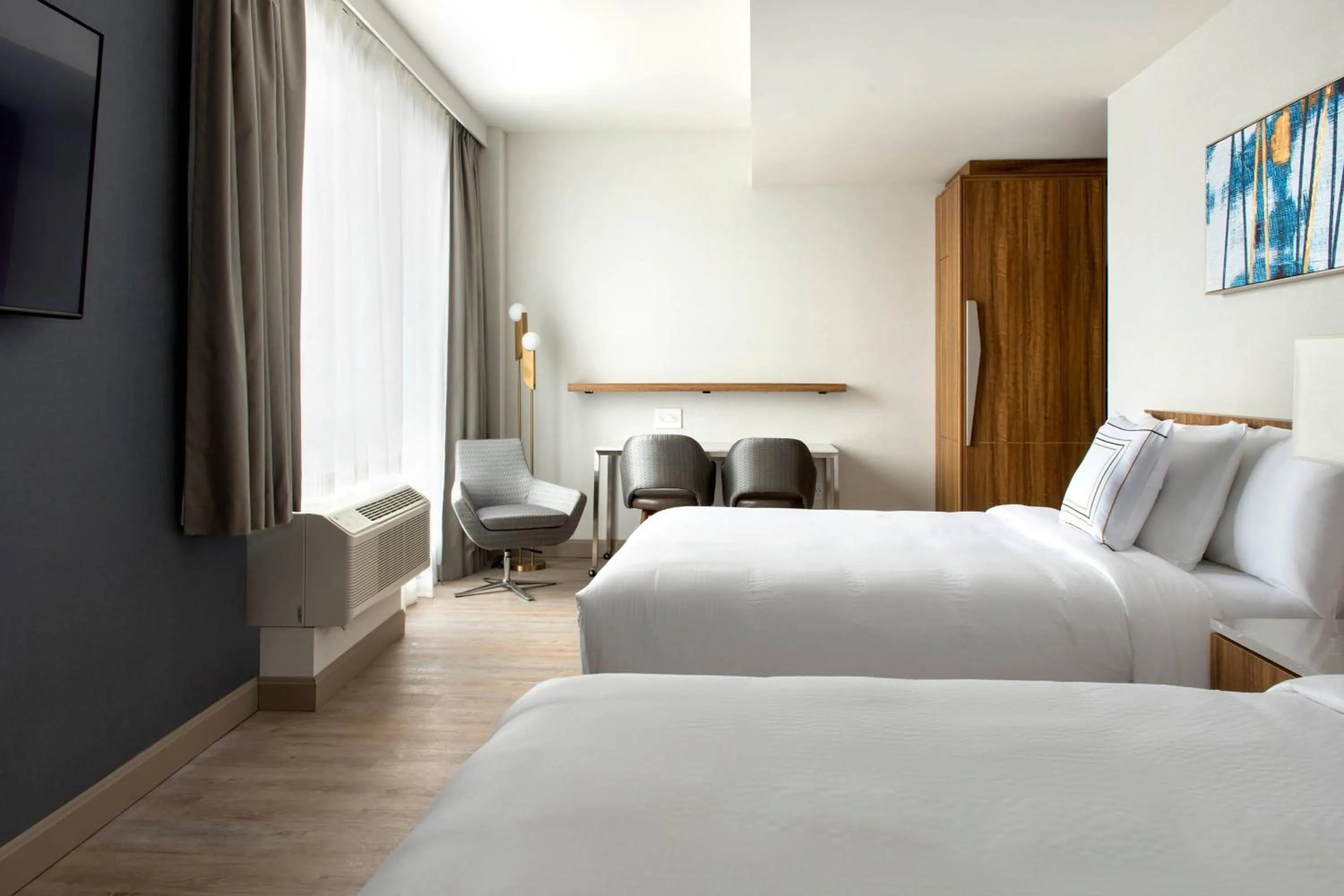 Photo of the whole room, Bed in TownePlace Suites by Marriott New York Long Island City