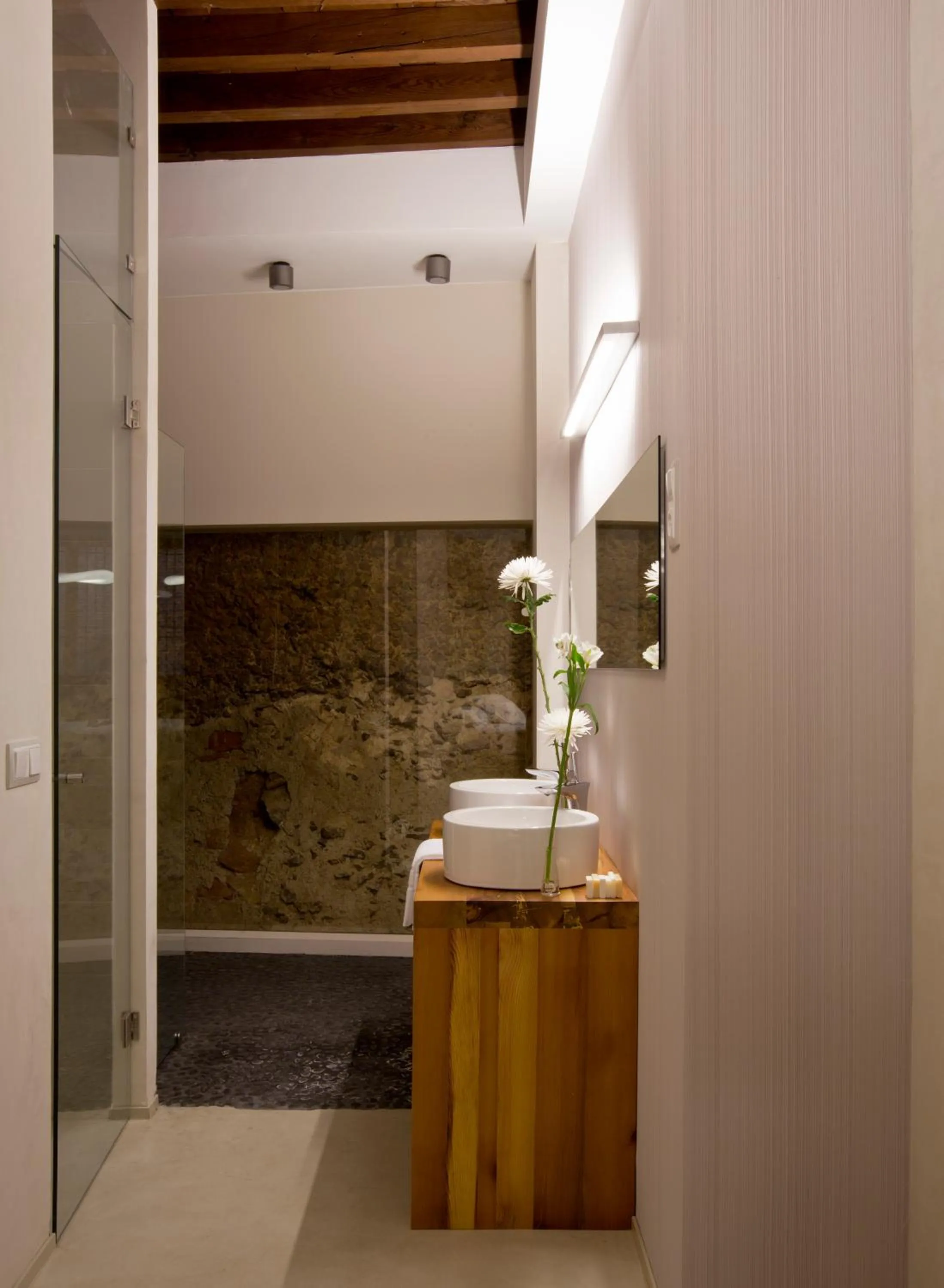 Shower in Antidoto Rooms San Agustín - Recomendado para adultos