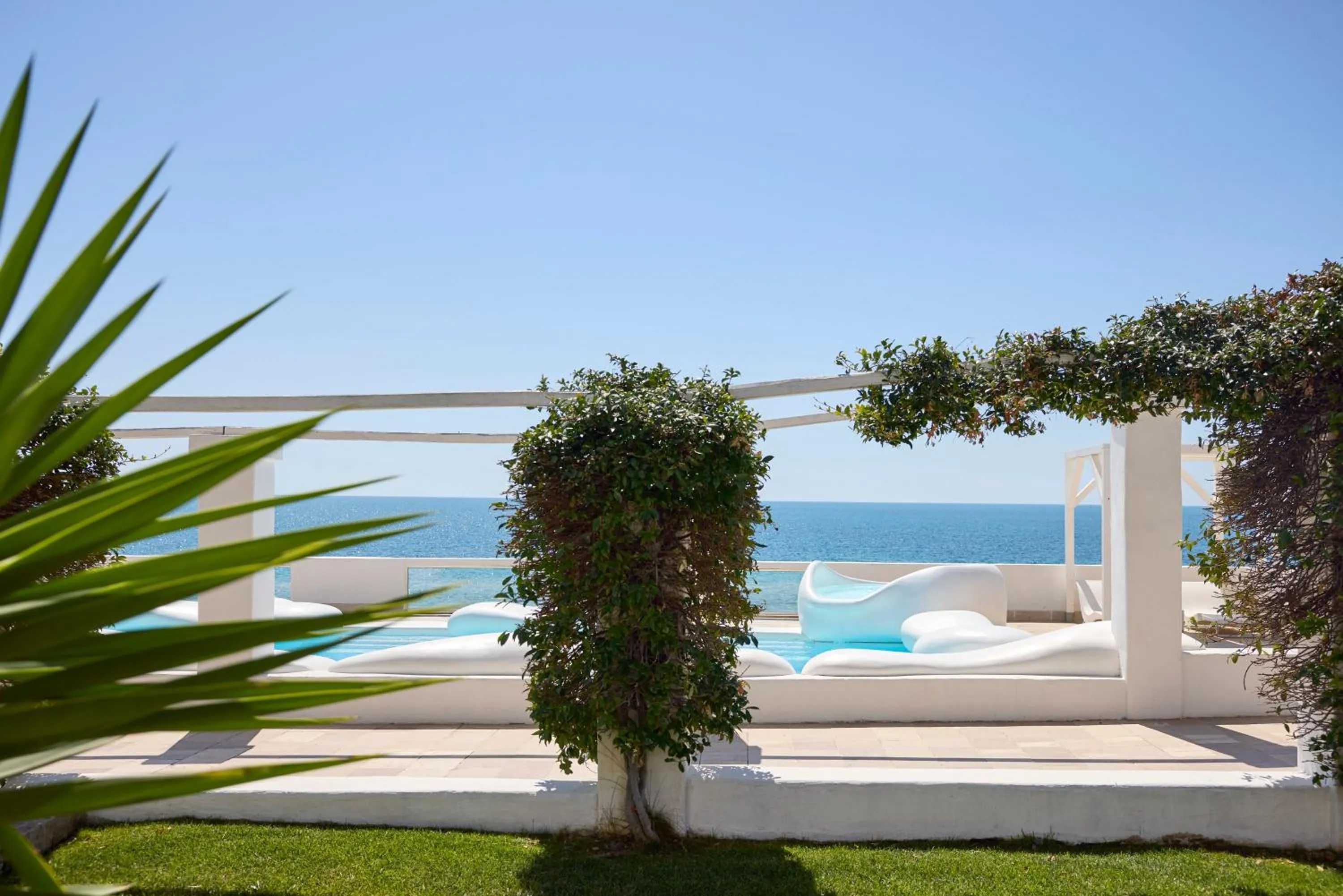 Swimming pool in La Casa E Il Mare, Private Bay Hotel