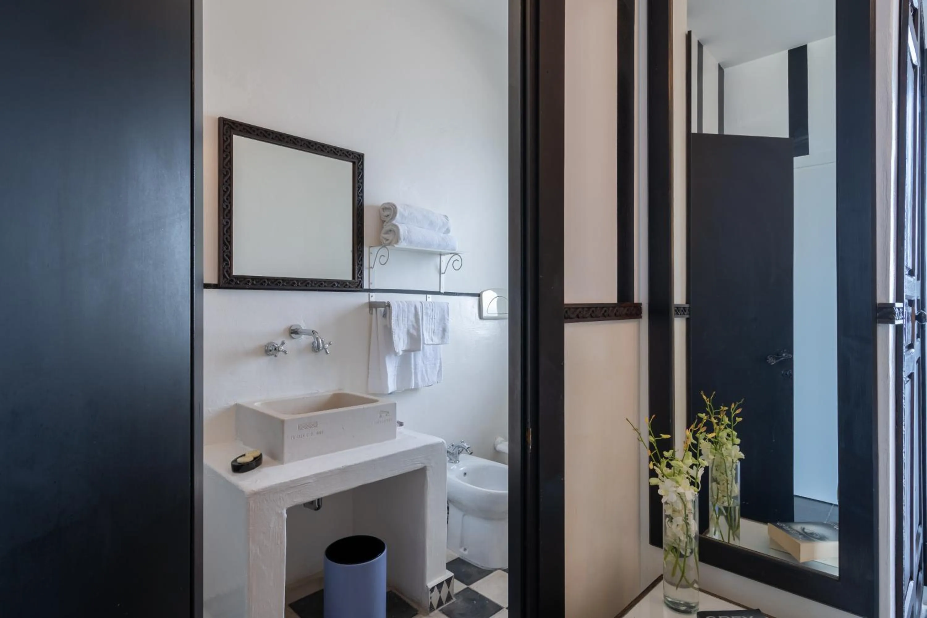 Bathroom in La Casa E Il Mare, Private Bay Hotel