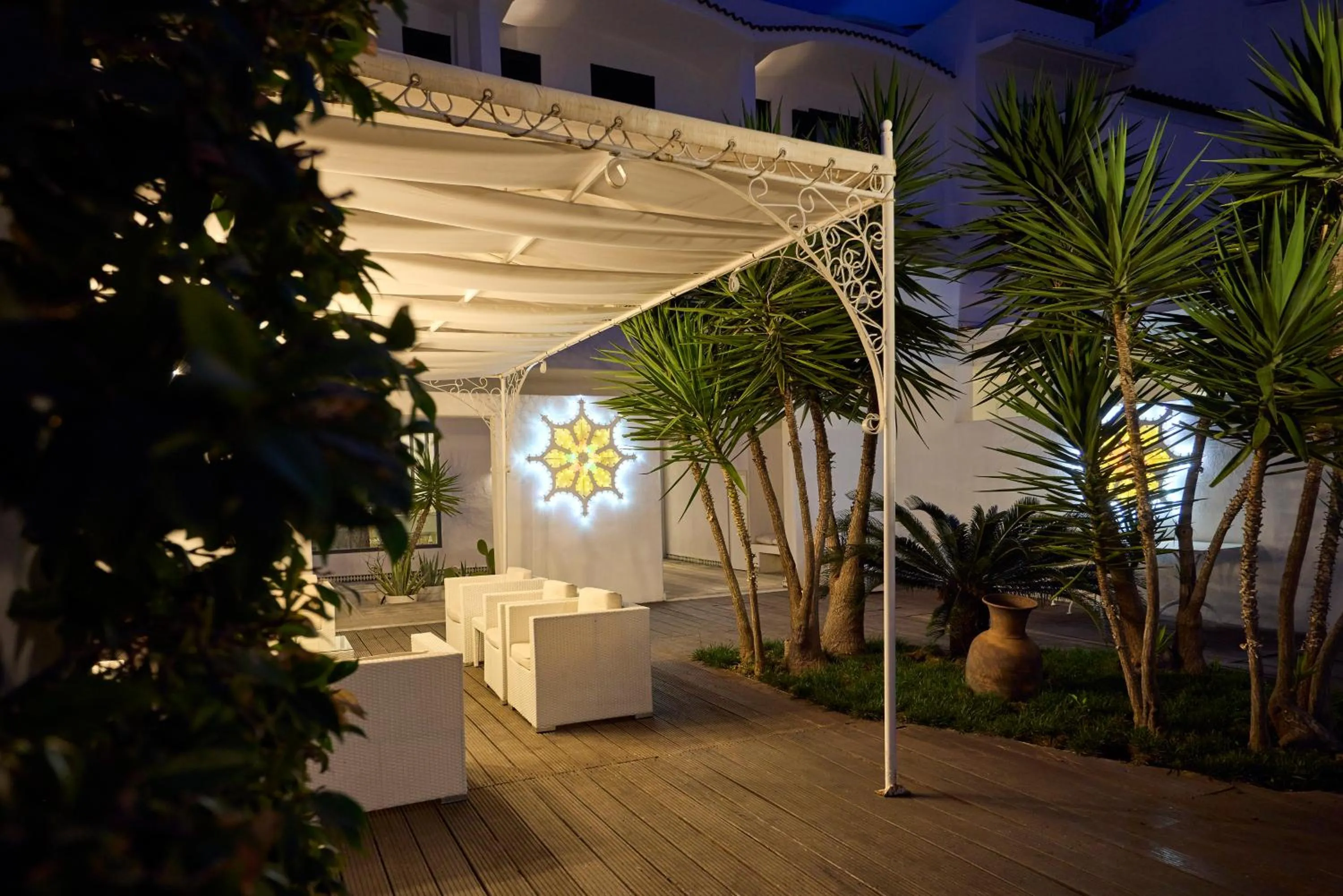 Garden in La Casa E Il Mare, Private Bay Hotel