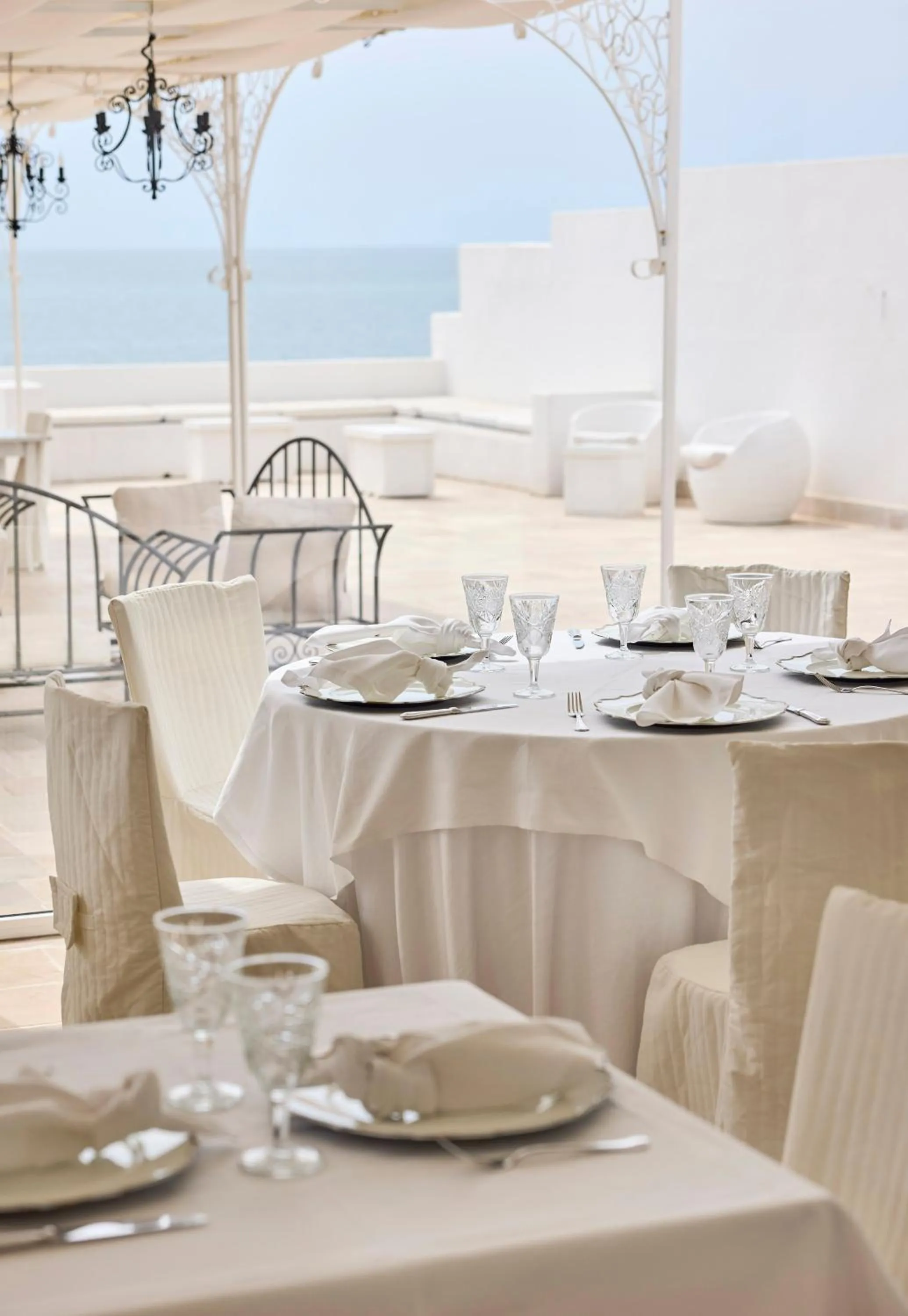 Restaurant/places to eat in La Casa E Il Mare, Private Bay Hotel