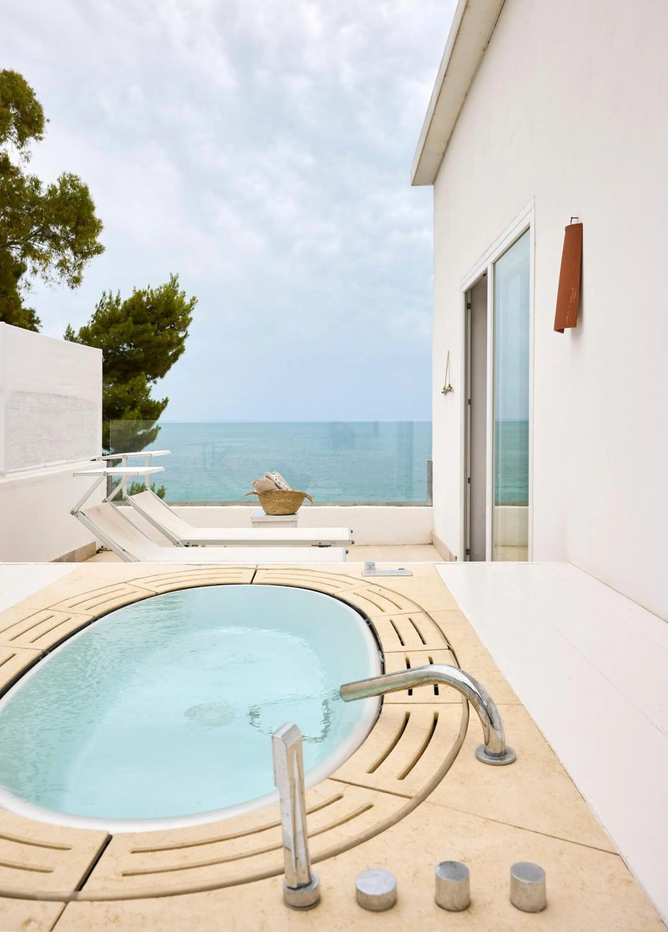 Swimming pool in La Casa E Il Mare, Private Bay Hotel