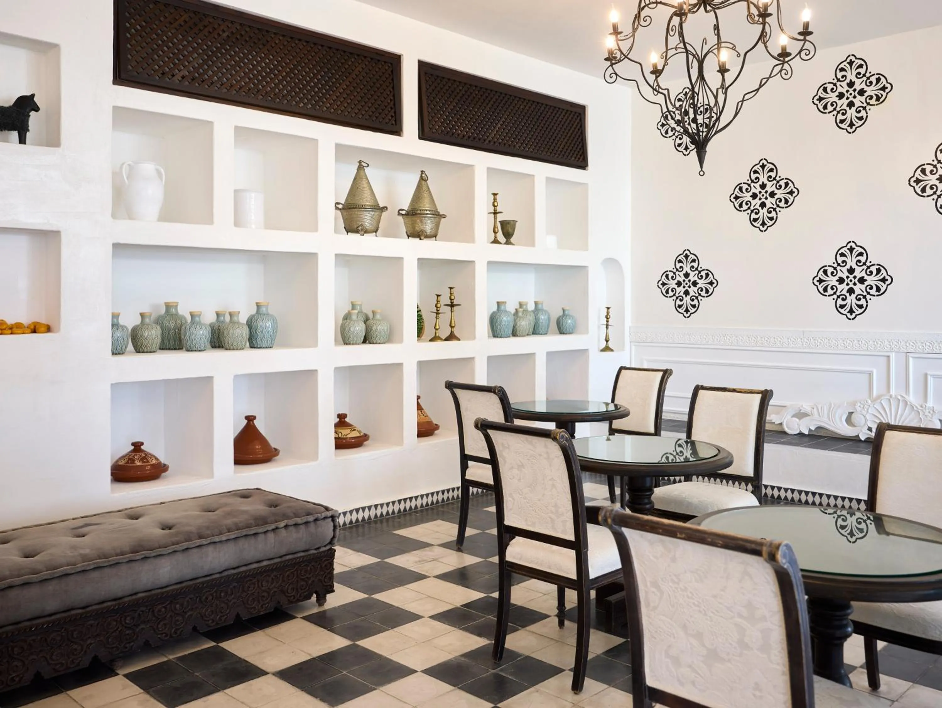 Lounge or bar in La Casa E Il Mare, Private Bay Hotel