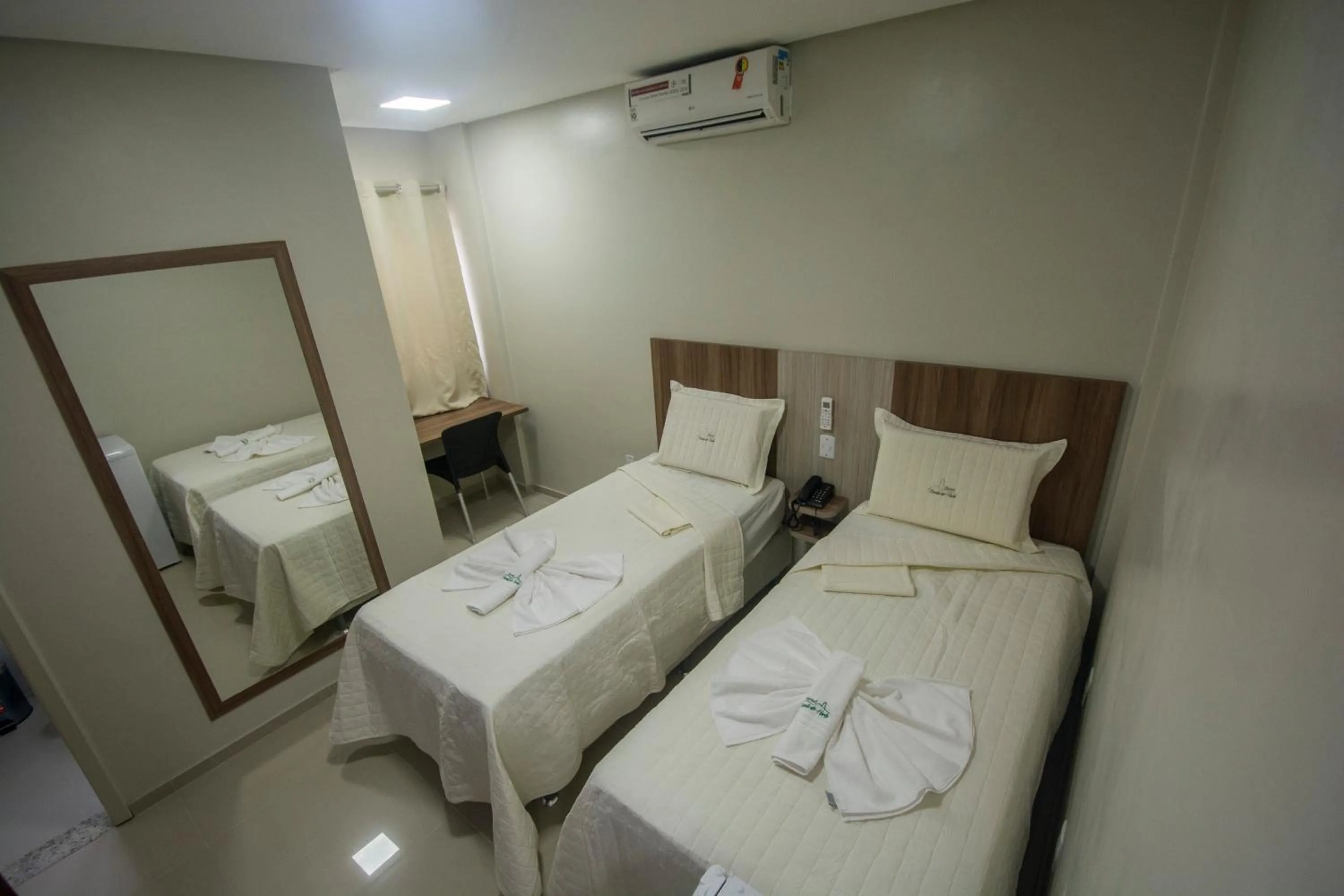 Bed in Hotel Encosta do Horto