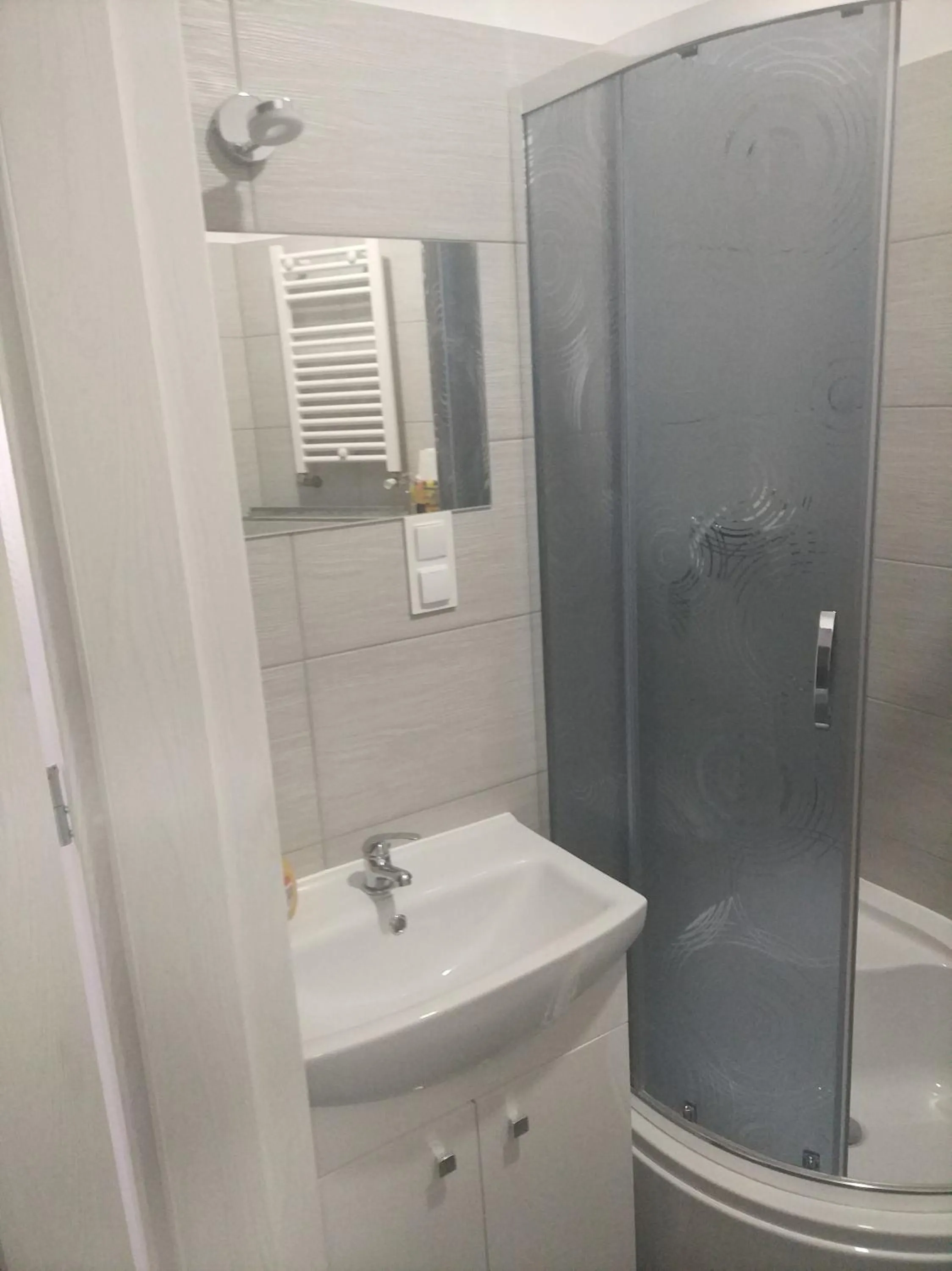 Shower in VESTA Apartamenty P23