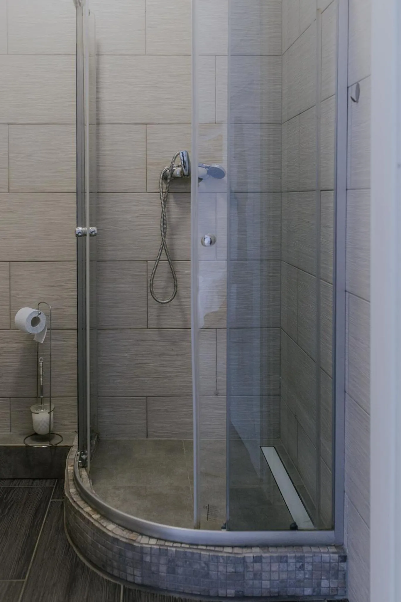 Shower in VESTA Apartamenty P23