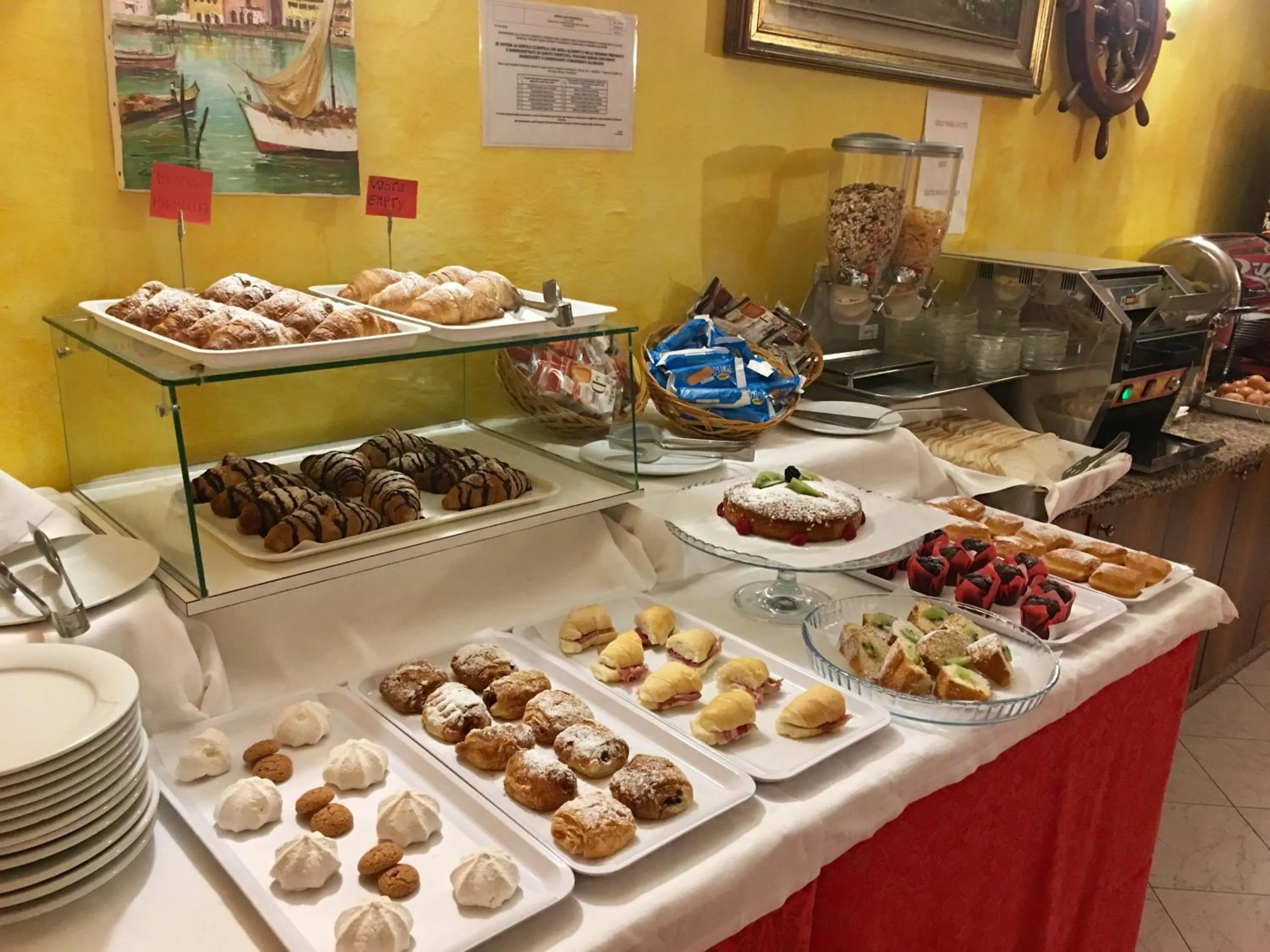 Buffet breakfast in Hotel Fortuna