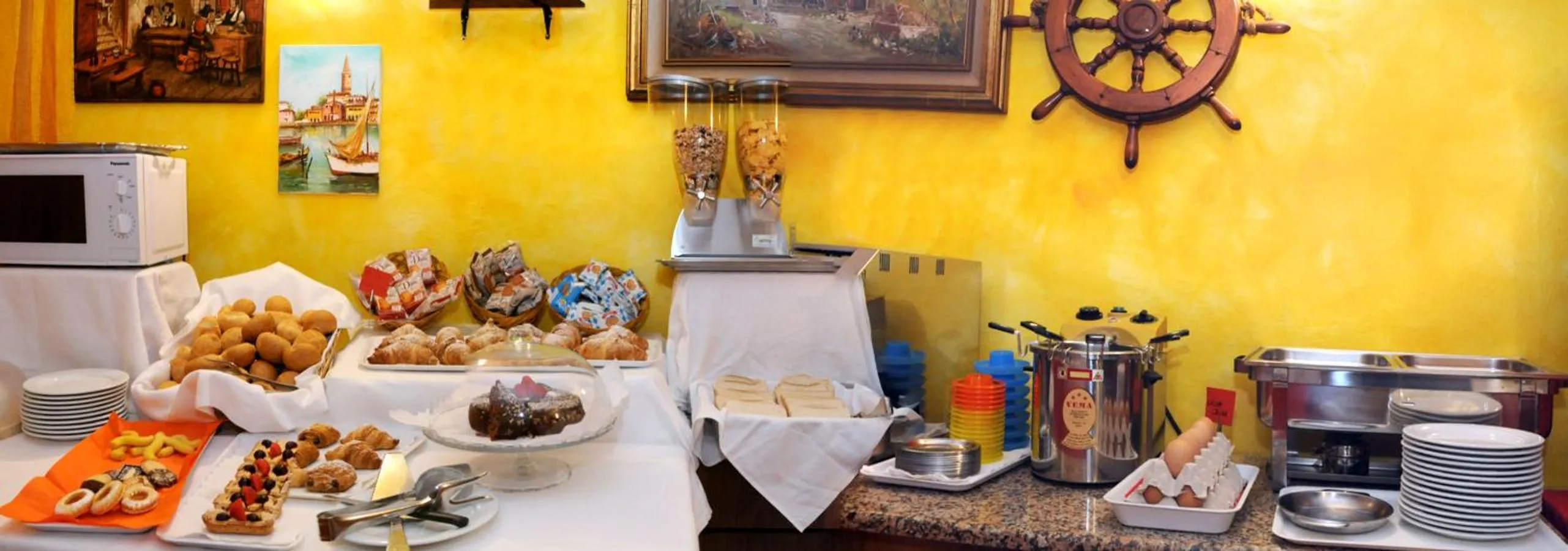 Buffet breakfast in Hotel Fortuna