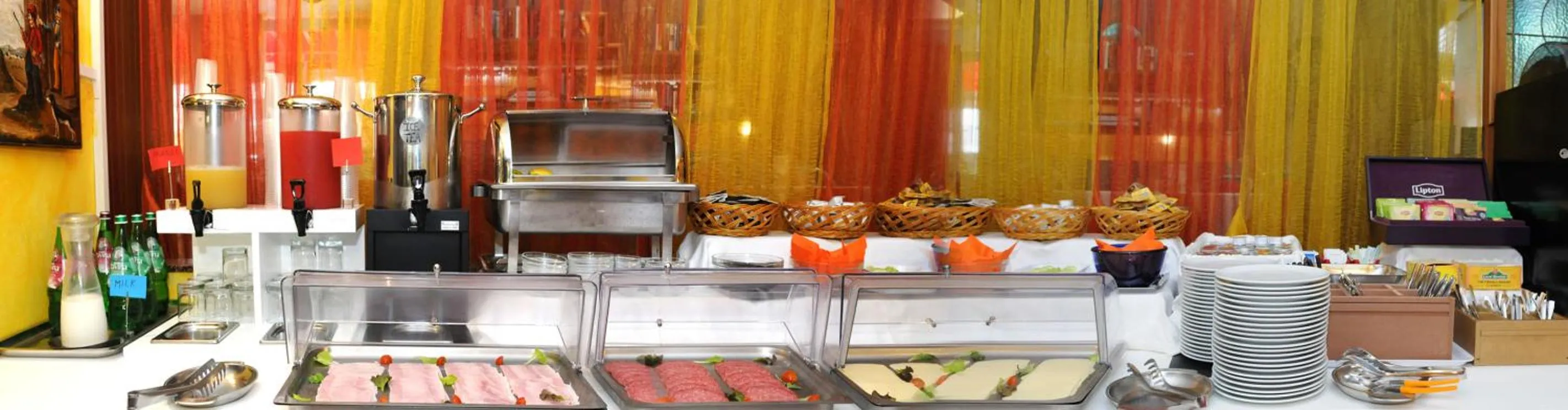 Buffet breakfast in Hotel Fortuna