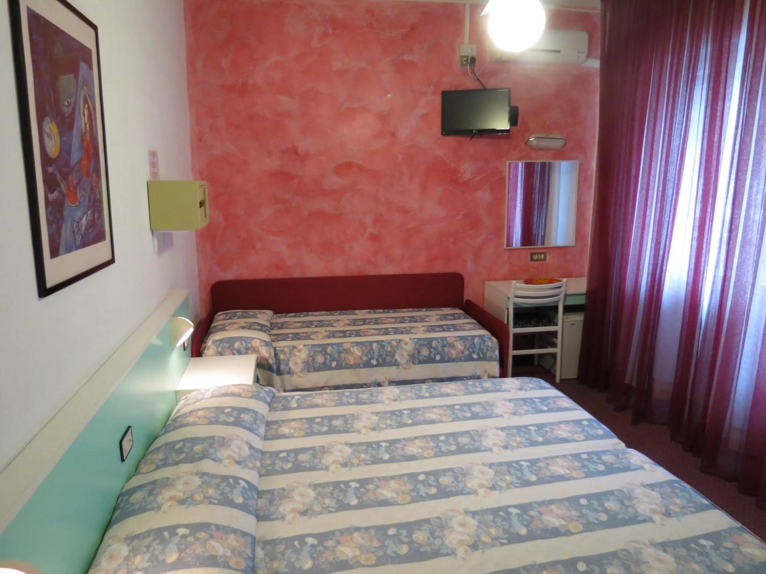 Photo of the whole room in Hotel Fortuna