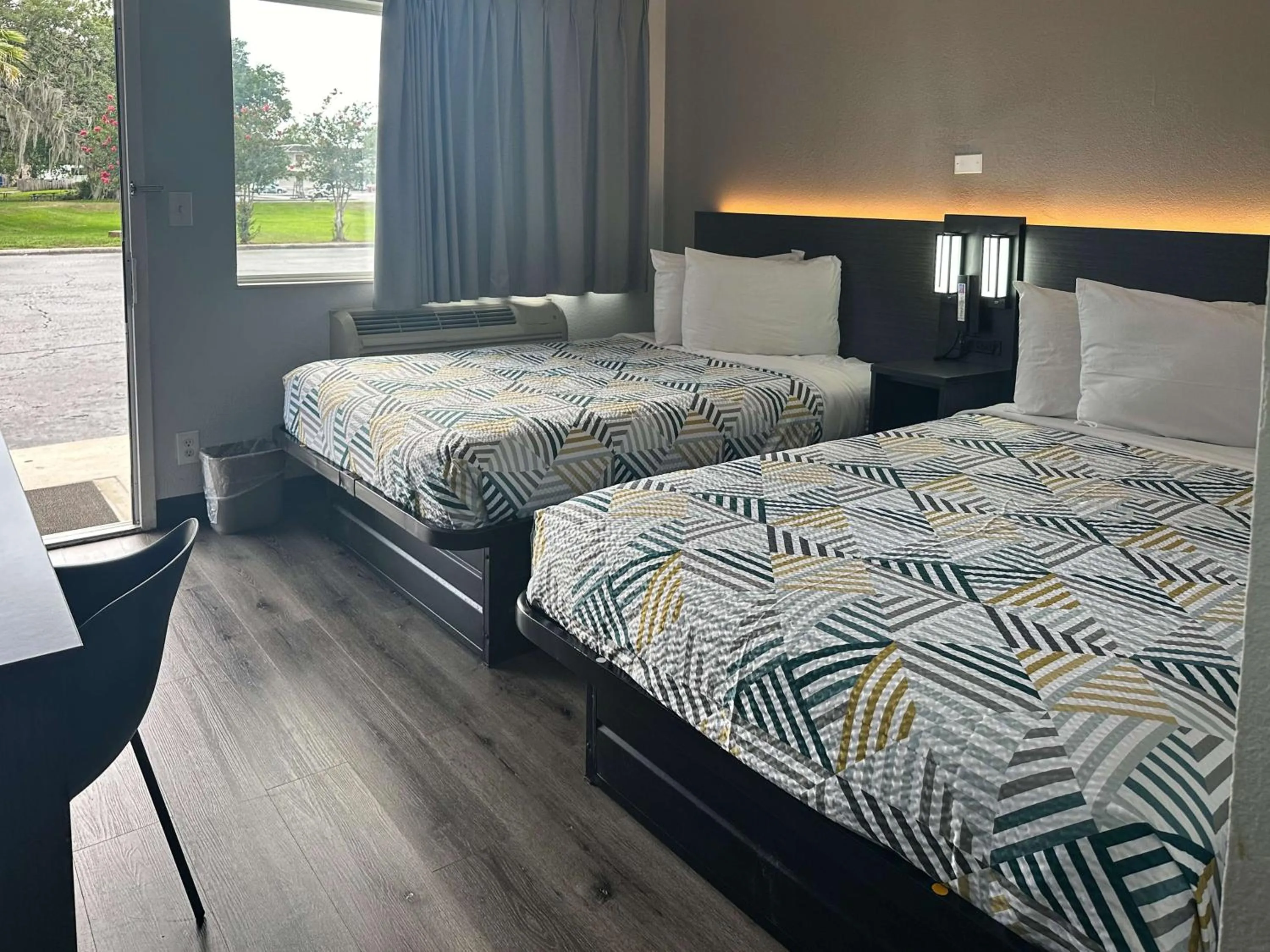 Bedroom, Bed in Motel 6-Kissimmee, FL - Orlando