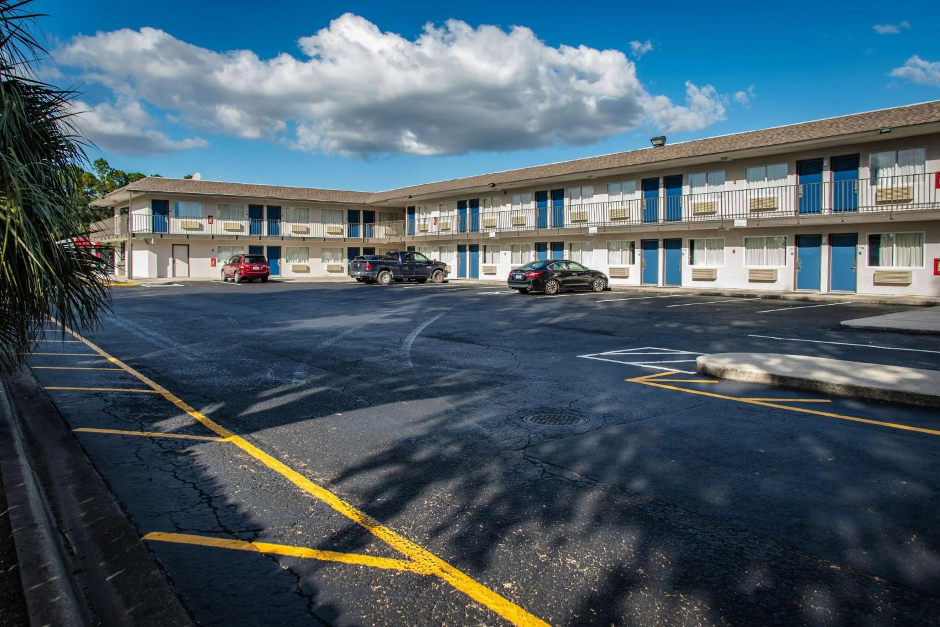 Property building in Motel 6-Kissimmee, FL - Orlando