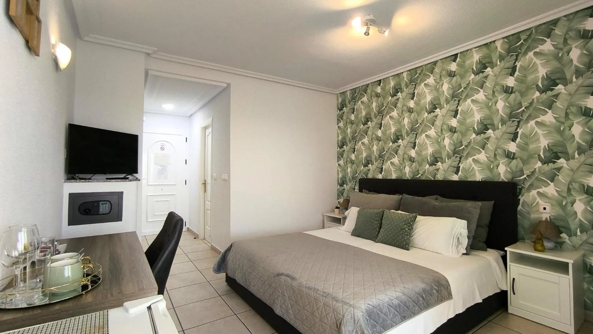 Balcony/Terrace, Bed in Hotel Costa Blanca Rojales