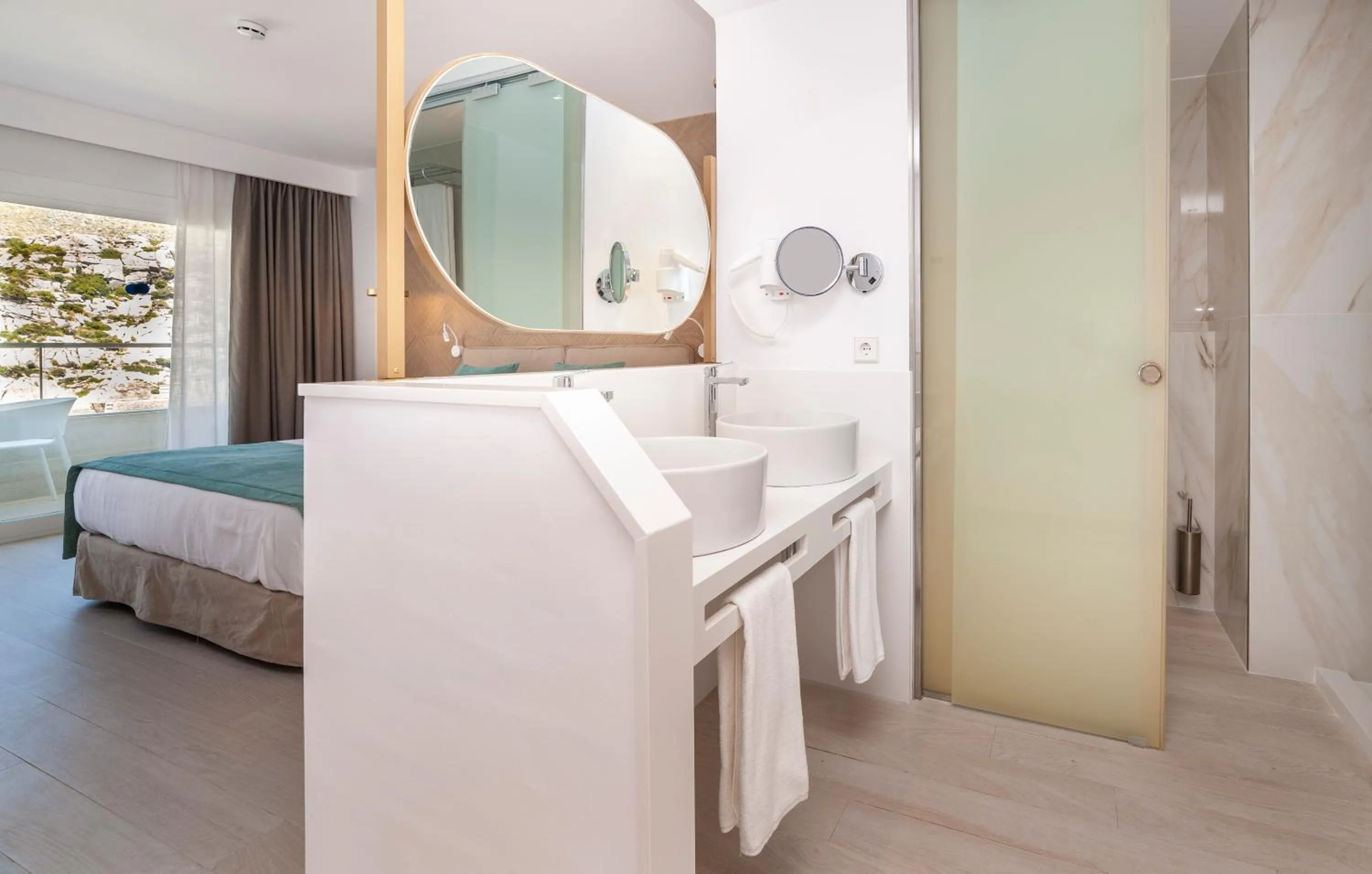 Bathroom, Bed in Globales Don Pedro - Adults Only