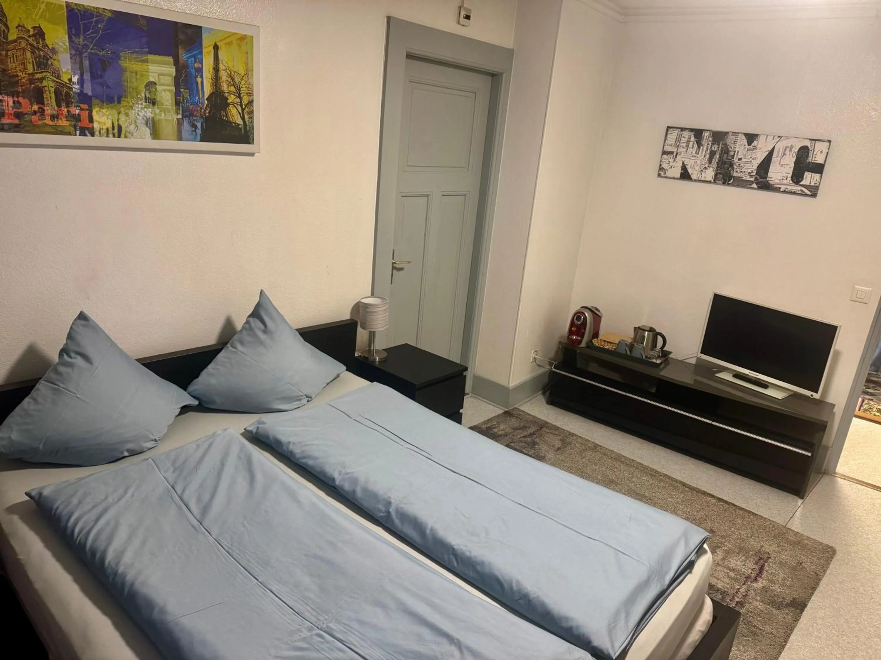 Bed in Auberge Pour Tous