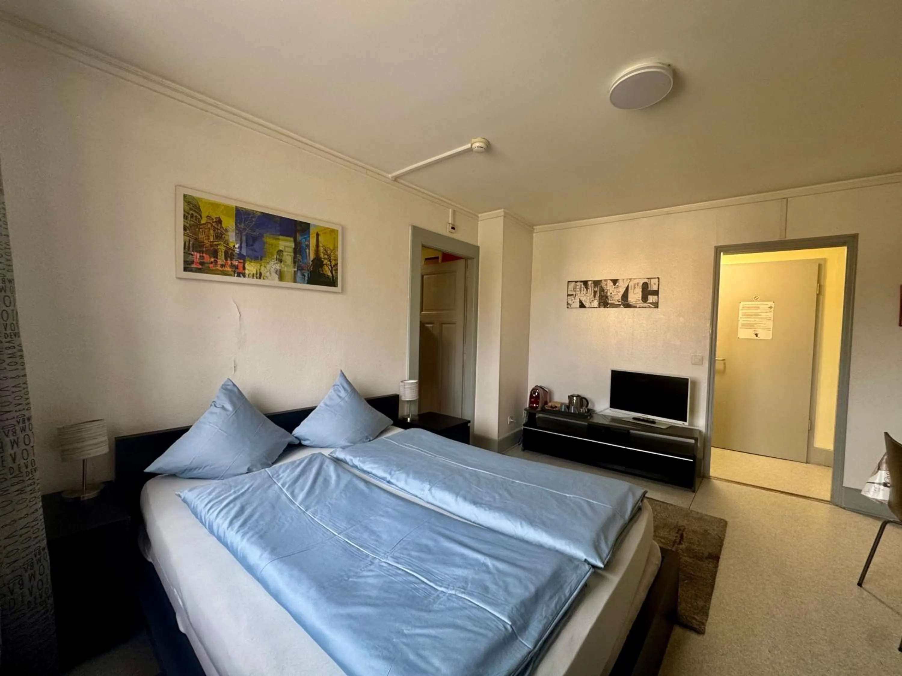 Bed in Auberge Pour Tous