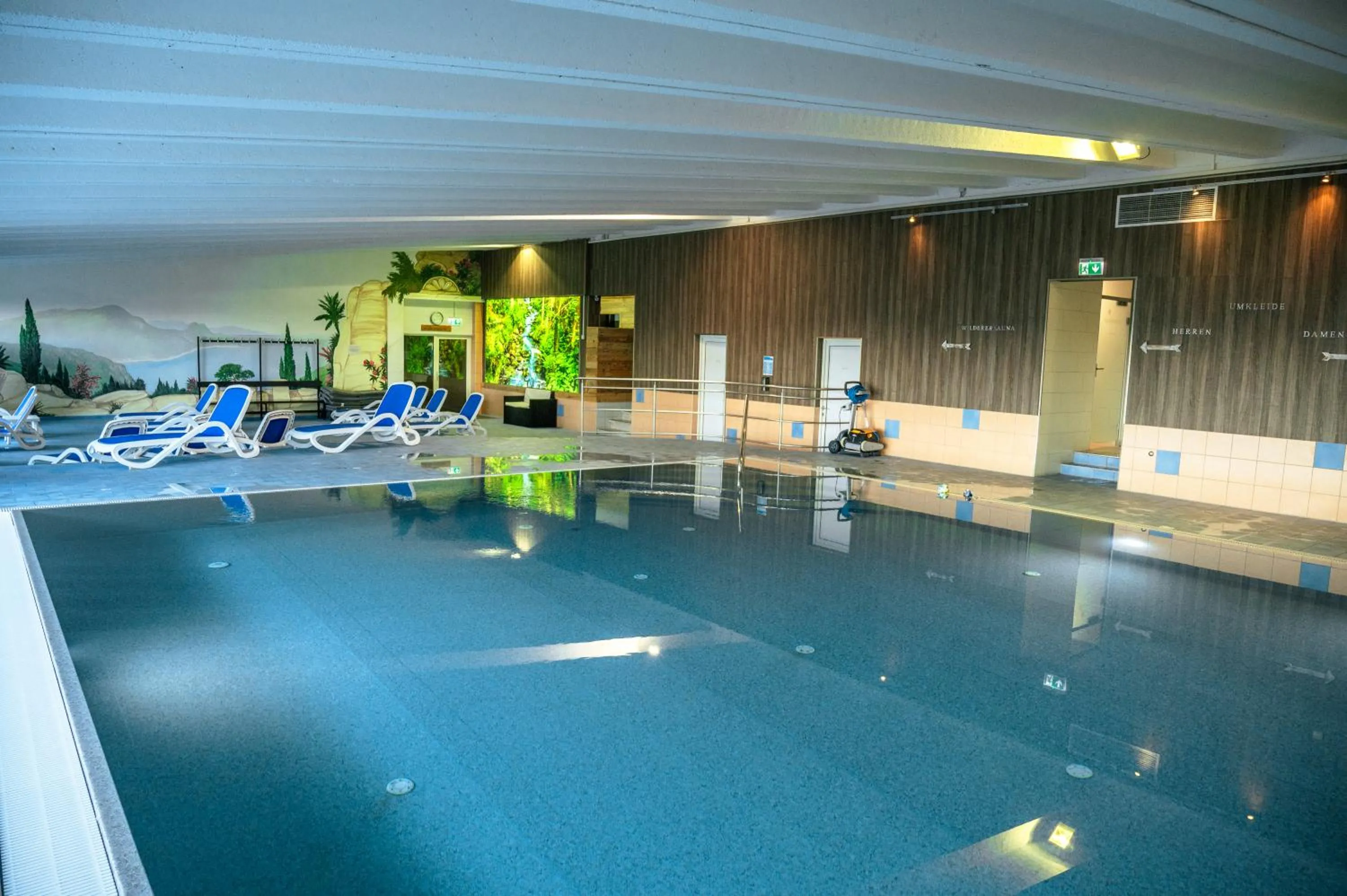 Swimming pool in Landhotel Tannenhof