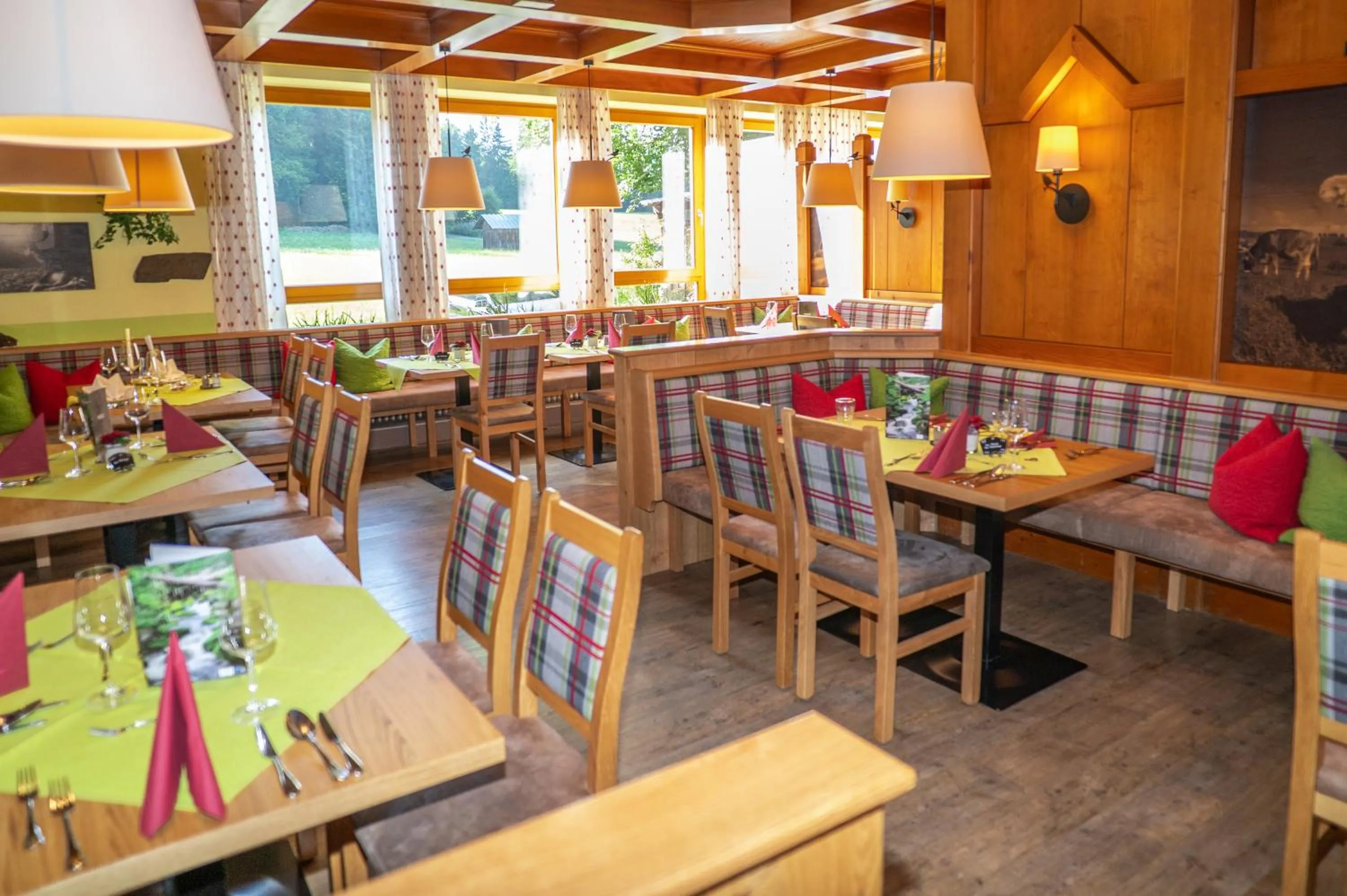 Restaurant/places to eat in Landhotel Tannenhof