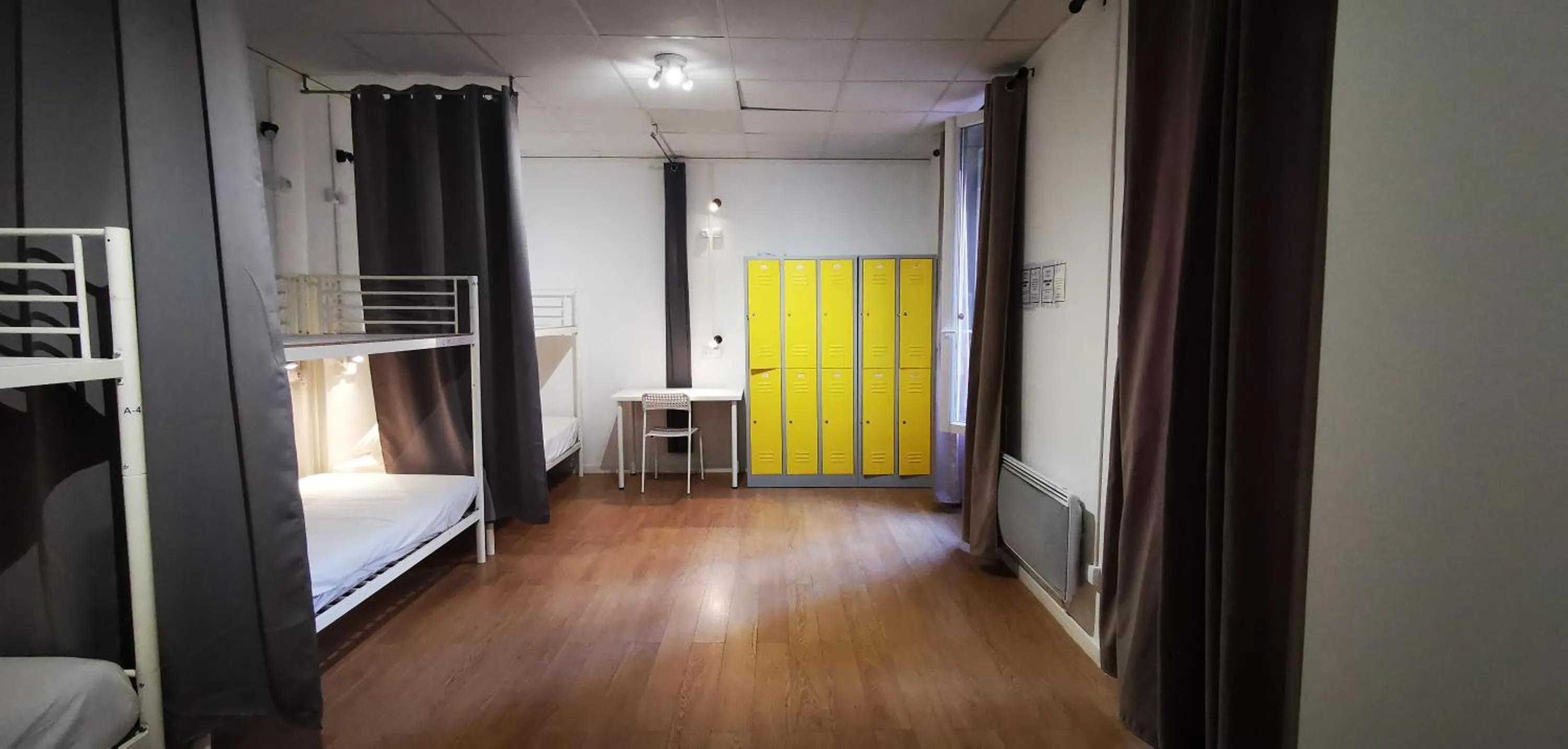 bunk bed, Bed in Le Coffice Auberge de Jeunesse