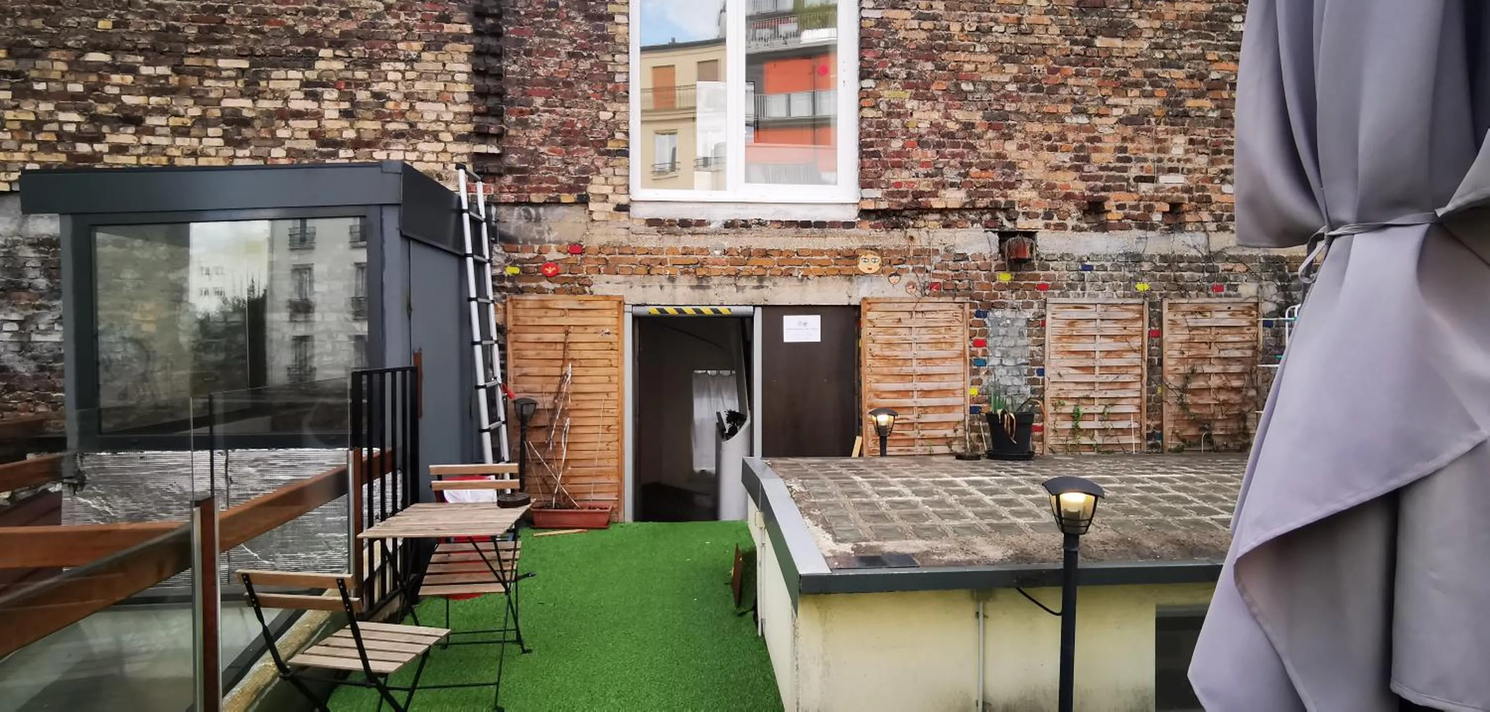 Balcony/Terrace in Le Coffice Auberge de Jeunesse