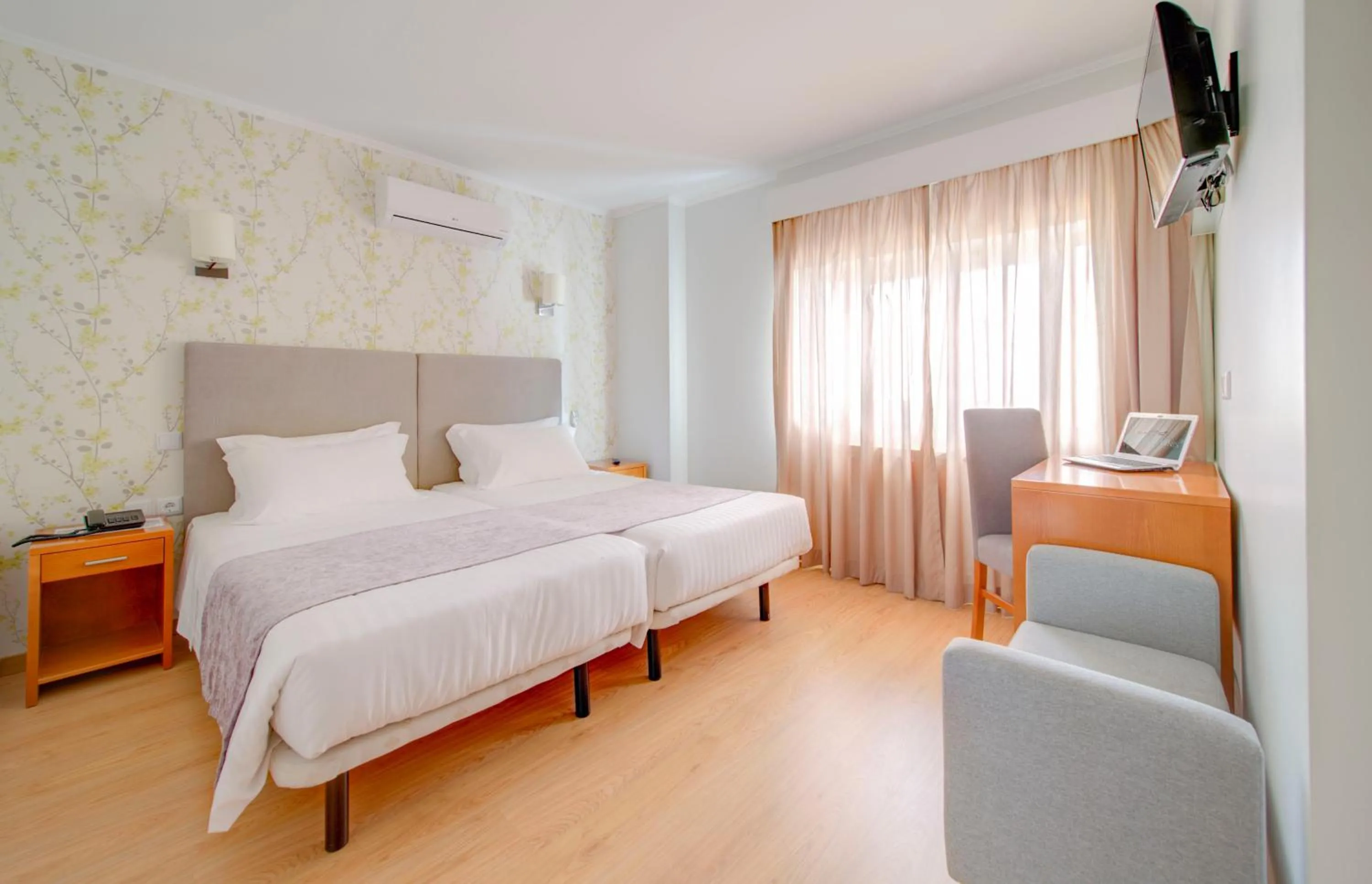 Bedroom, Bed in Hotel D. Dinis