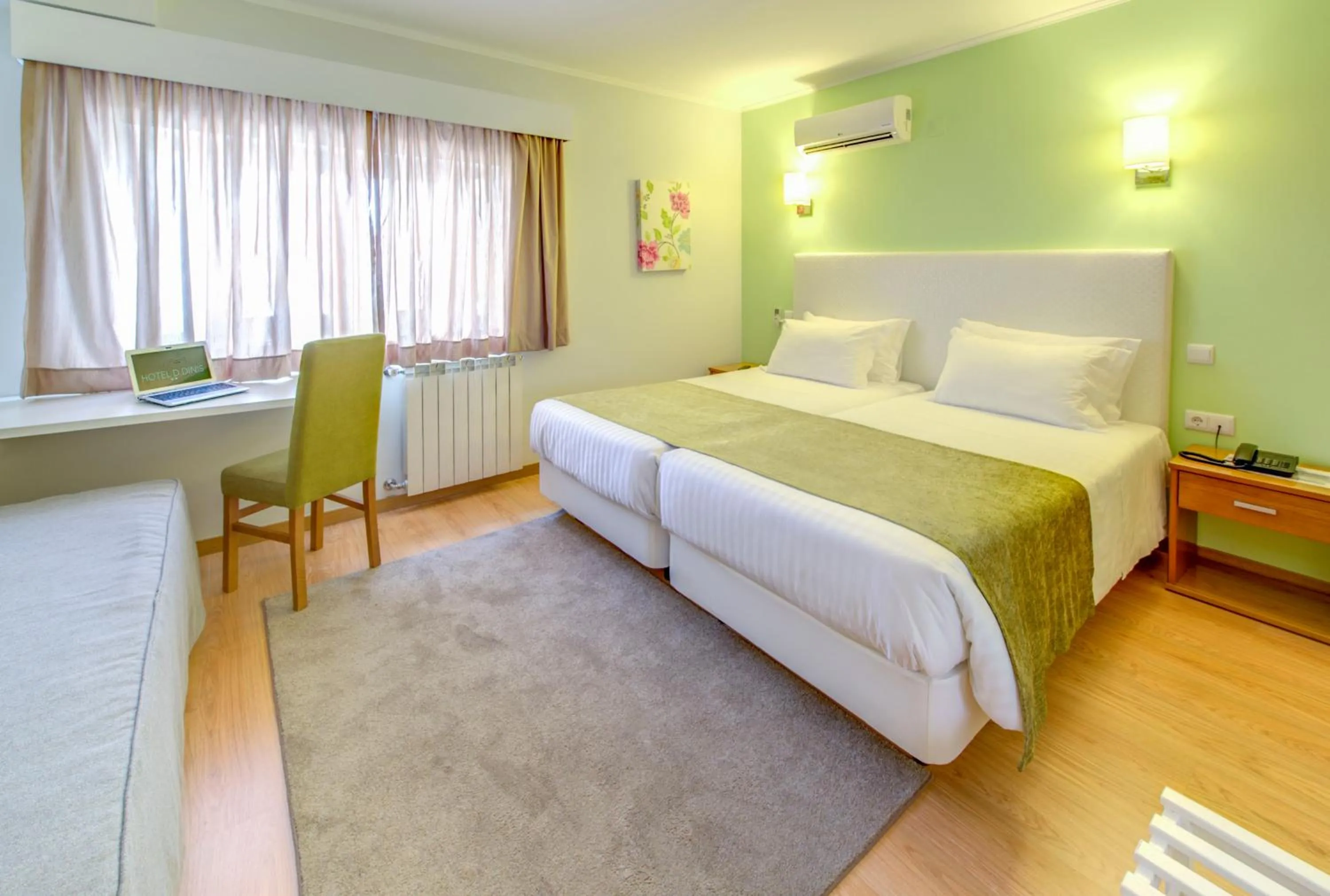 Bedroom, Bed in Hotel D. Dinis